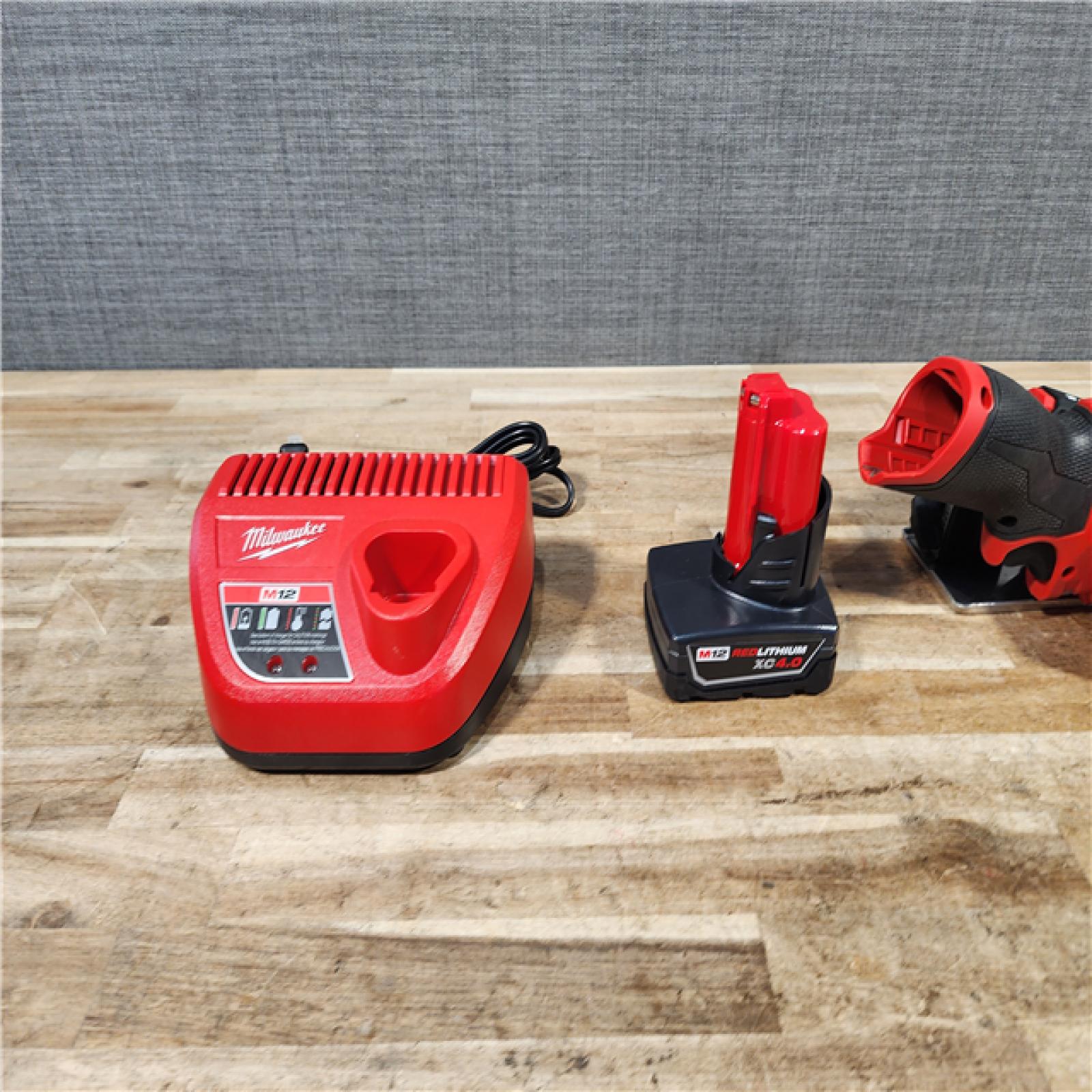 HOUSTON LOCATION - AS - IS Milwaukee FUEL 12V Lithium-Ion Brushless Cordless 3 in. Cut Off Saw W/ BATTERY & CHARGER