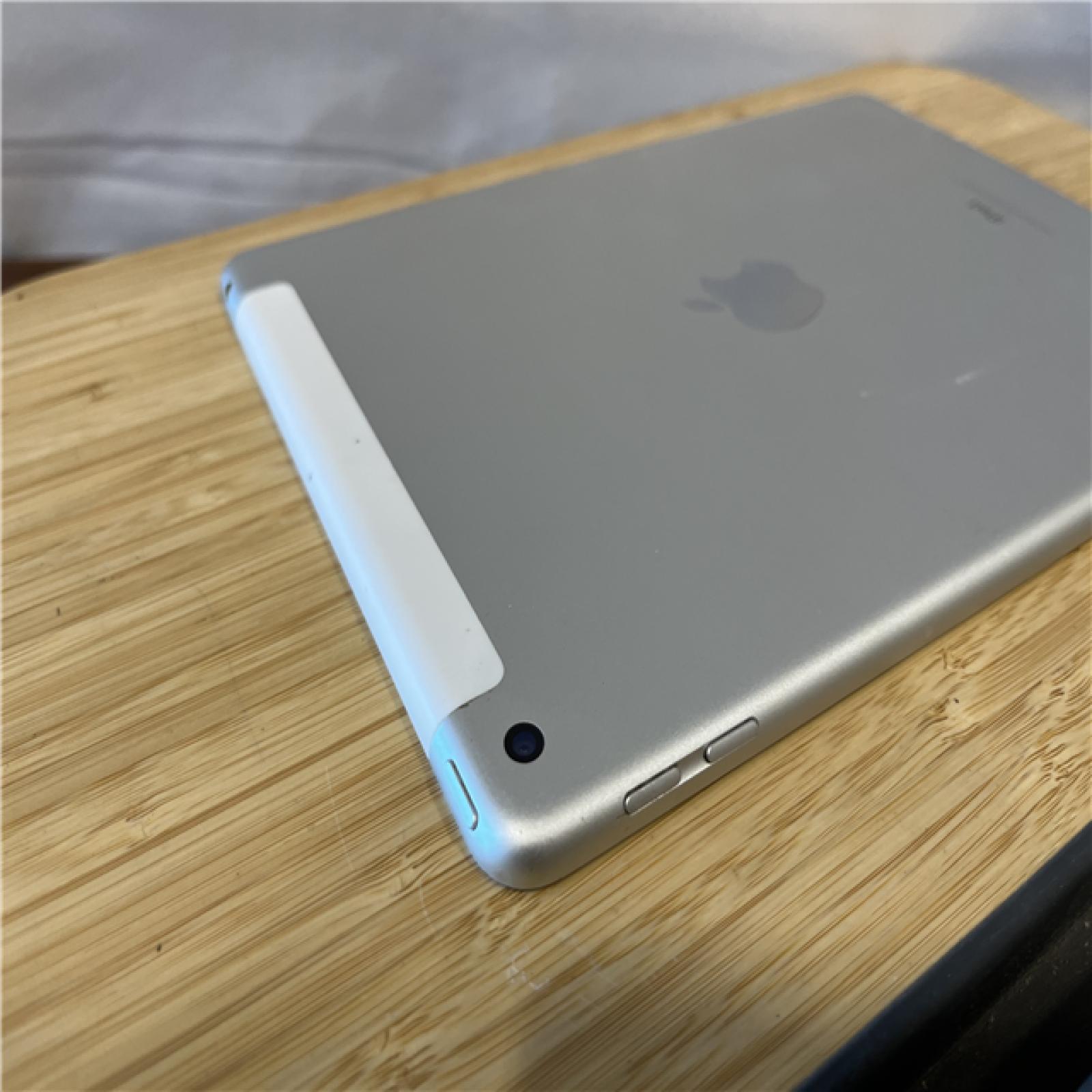 Apple iPad  (6Tth Gen) 32GB in Silver