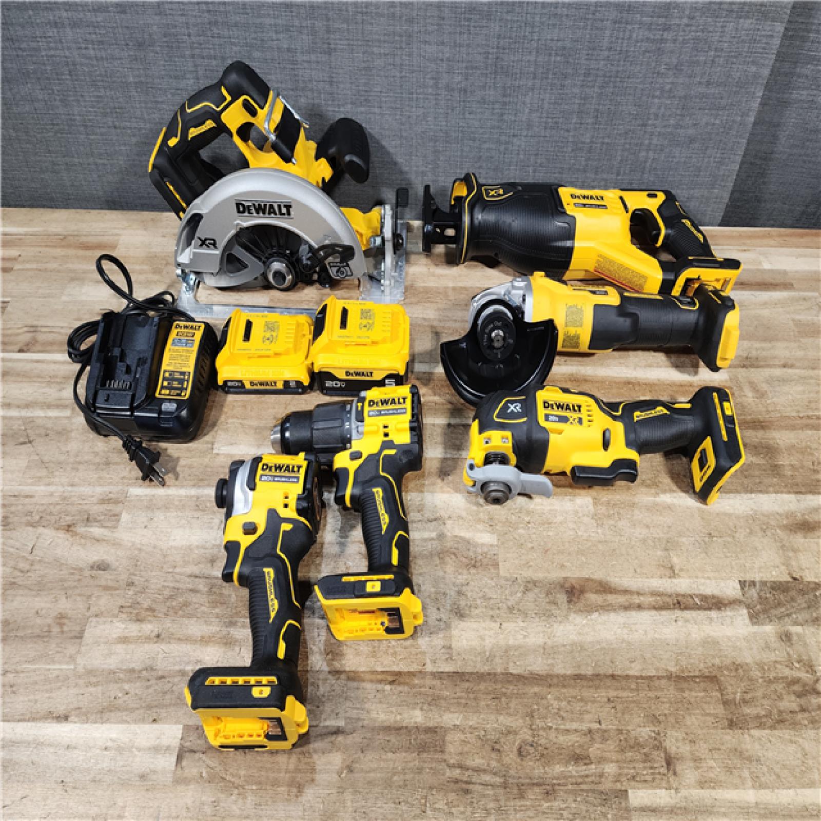 HOUSTON LOCATION - AS - IS DEWALT 6 TOOL COMBO KIT W/ (2) BATTERY & CHARGER