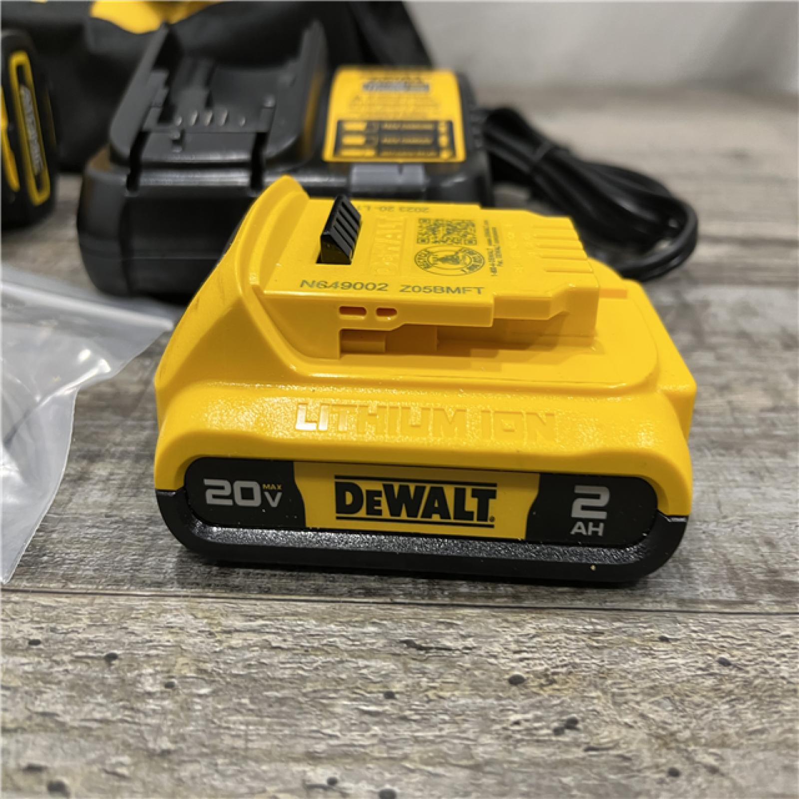 AS-IS DEWALT Atomic 20V Max Lithium-Ion Brushless Cordless Compact 1/4 in. Impact Driver Kit