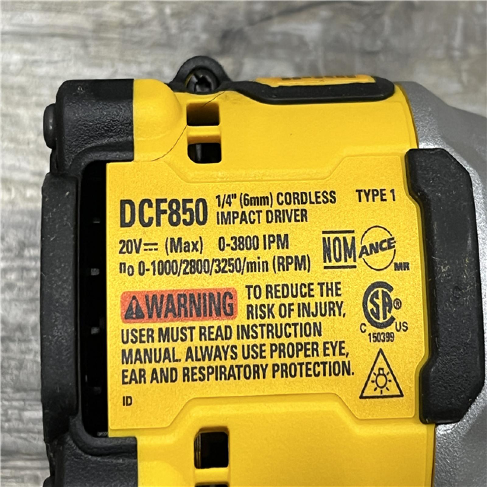 AS-IS DEWALT ATOMIC 20V MAX Lithium-Ion Cordless 1/4 in. Brushless Impact Driver Kit