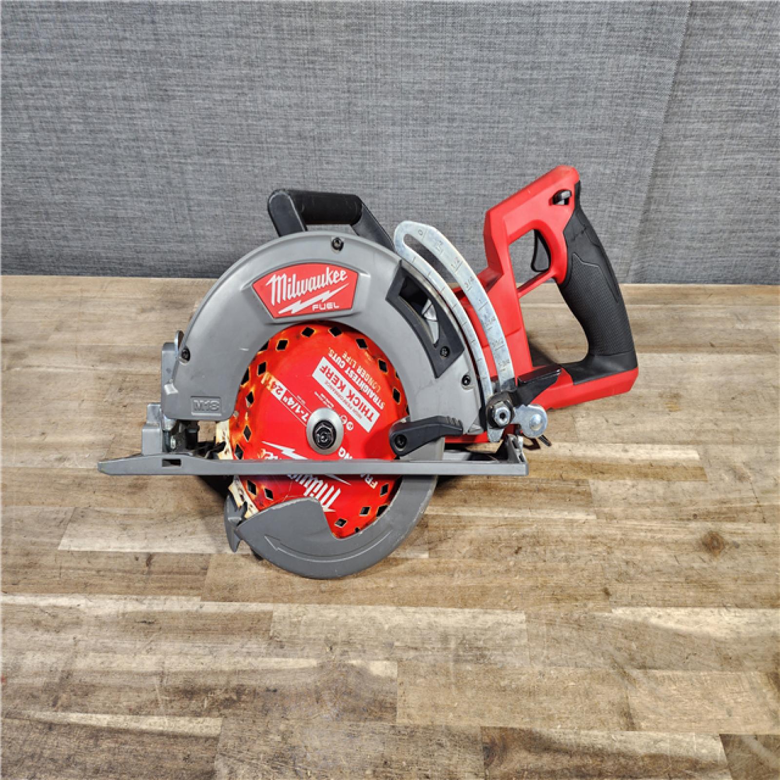 HOUSTON LOCATION - AS-IS Milwaukee 2830-20 Rear Handle Circular Saw M18 FUEL 7-1/4 Cordless Brushless Tool Only