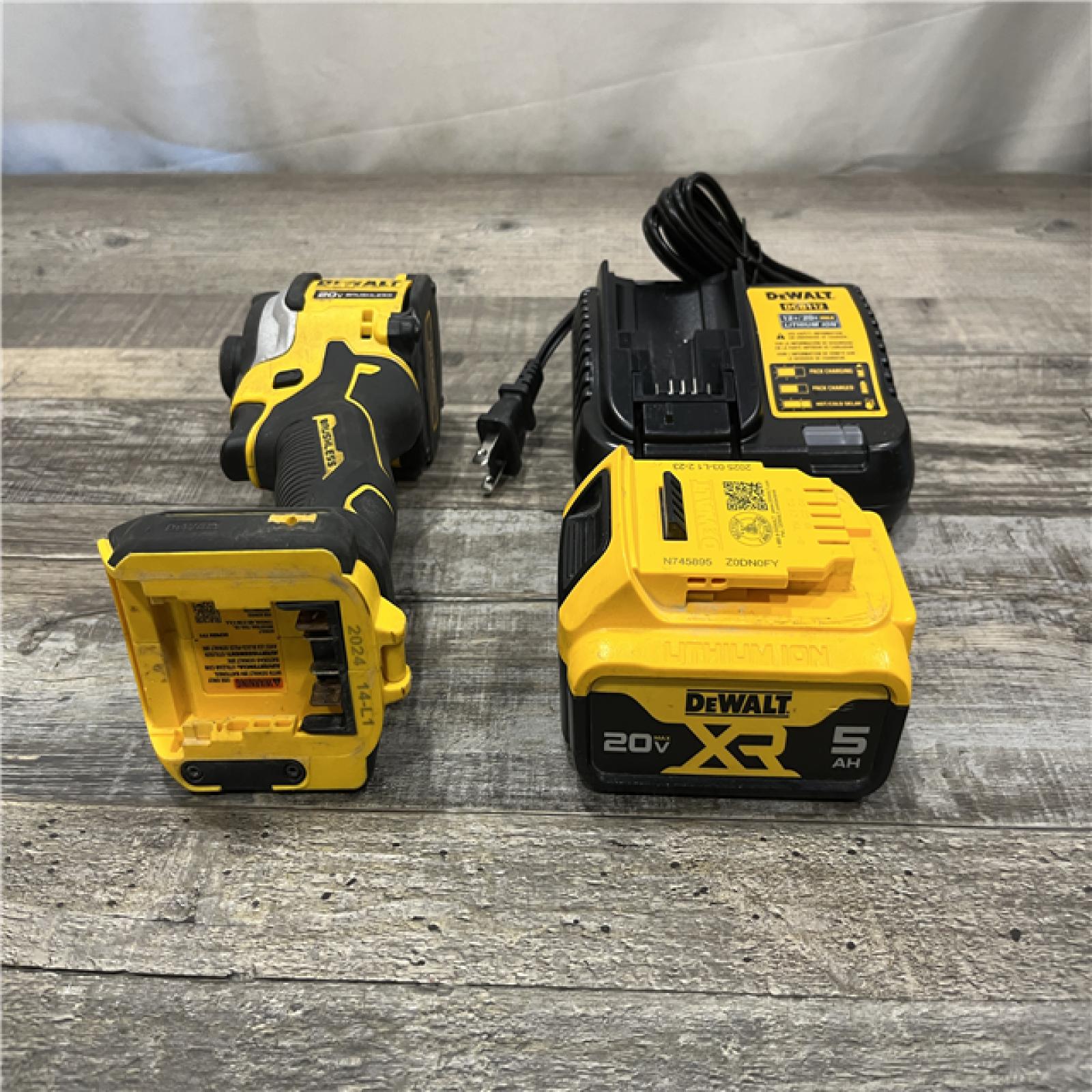 AS-IS DEWALT ATOMIC 20V MAX Lithium-Ion Cordless 1/4 in. Brushless Impact Driver Kit