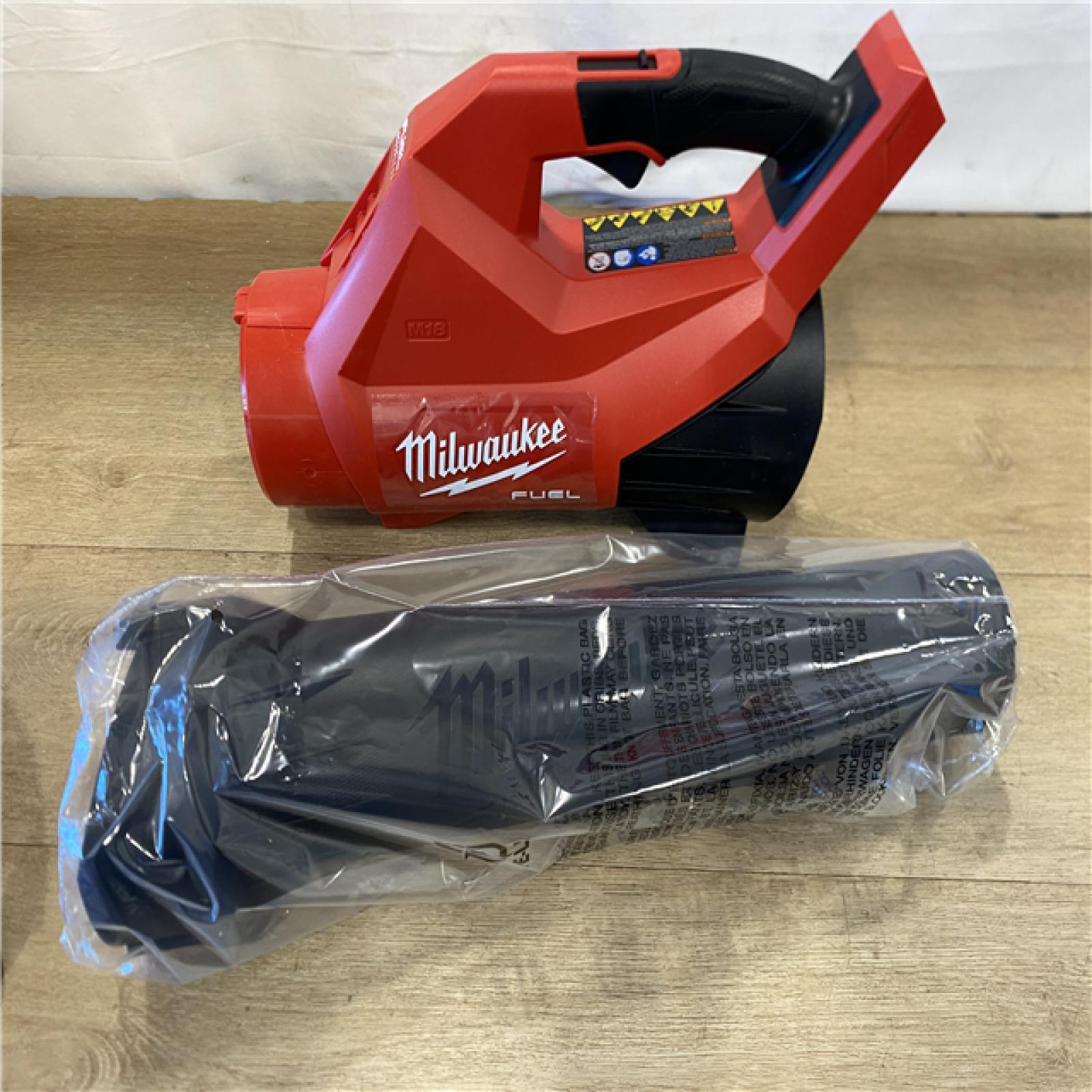 AS-IS Milwaukee  FUEL 120 MPH 500 CFM 18V Brushless Cordless Battery Powered Leaf Blower Kit