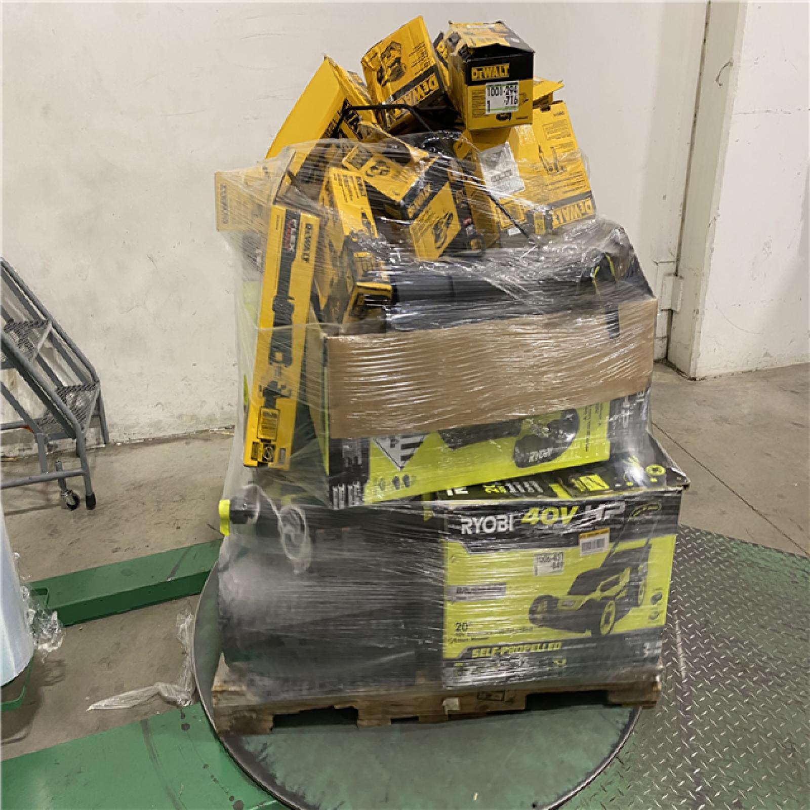 Dallas Location - As-Is Tool Pallet