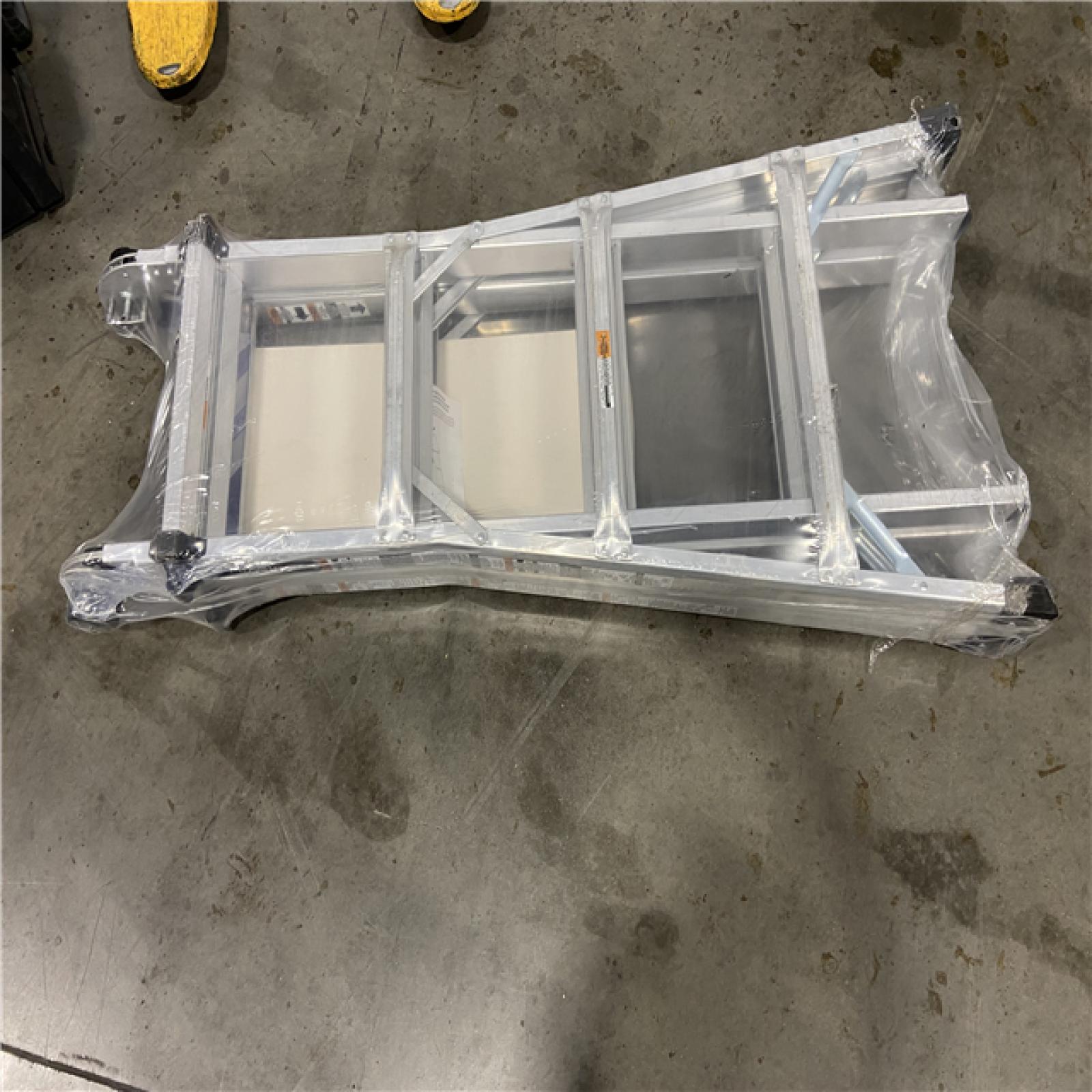 NEW! - Louisville Multifonction Ladder  17