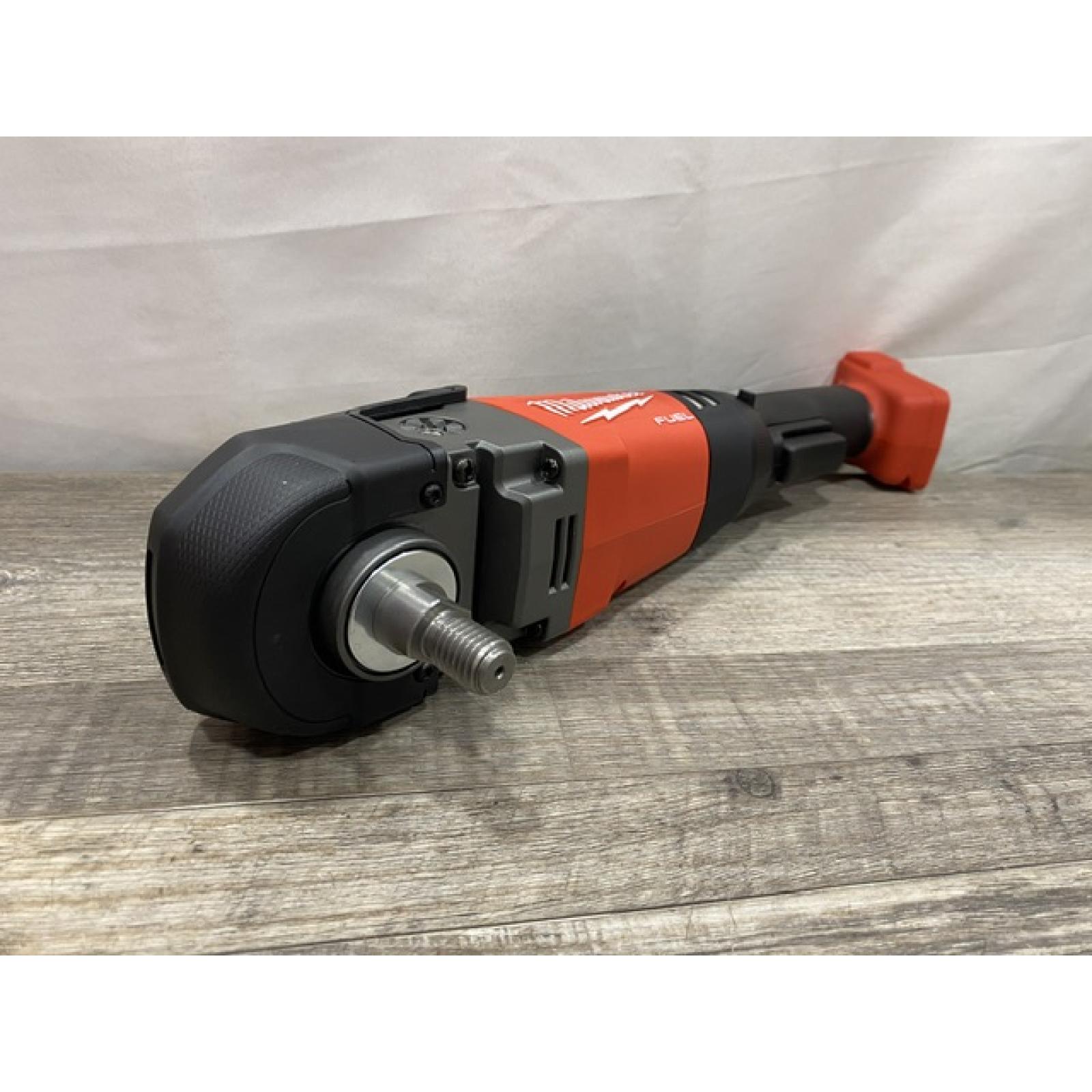 LIKE NEW - Milwaukee FUEL 18V Lithium-Ion Brushless Cordless 7 in. Variable Speed Polisher (Tool-Only)