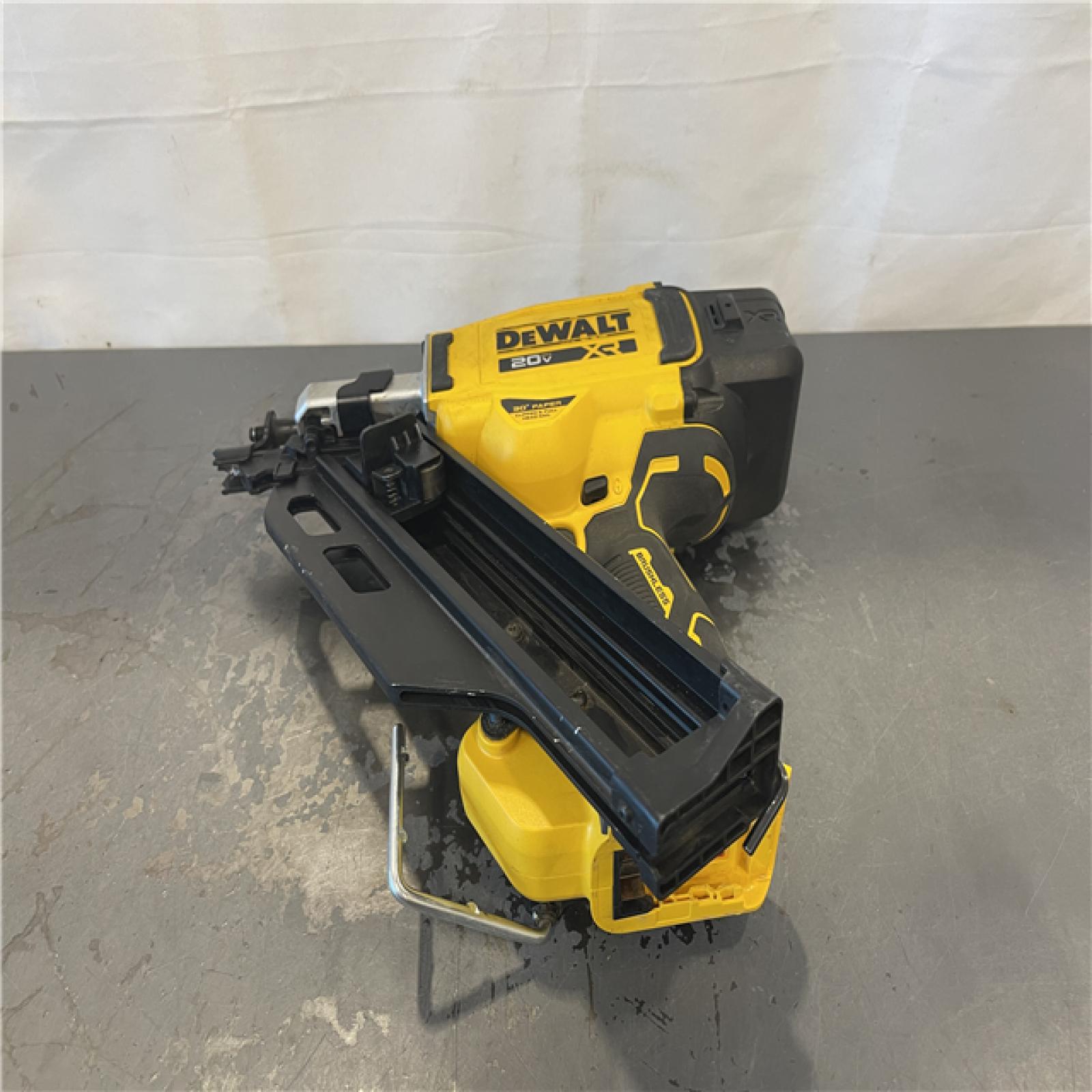 AS-IS- DEWALT 20V 30 Degree Cordless Framing Nailer (Tool-Only)