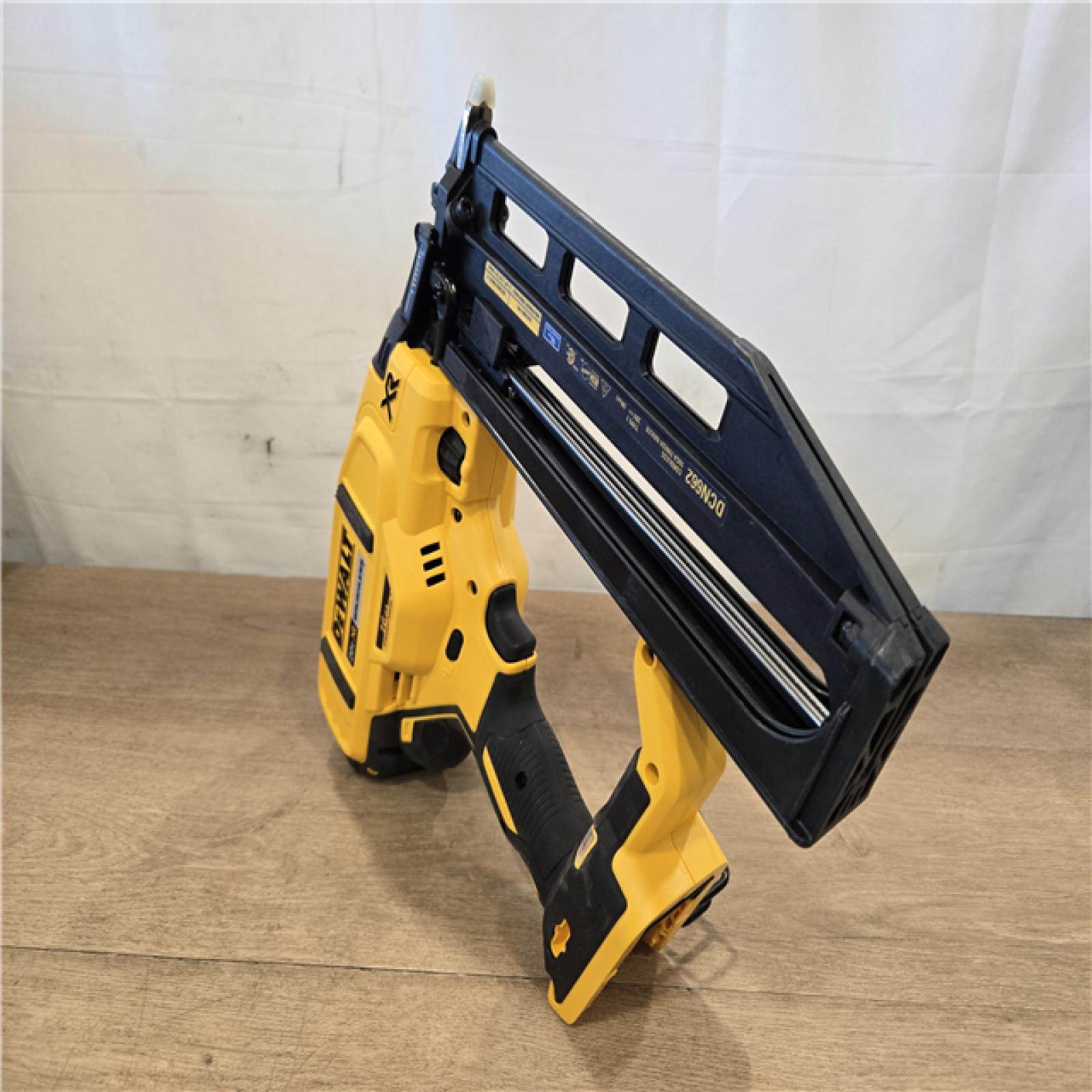 AS-IS DEWALT 20V MAX XR 16-Gauge Cordless Finish Nailer (Tool Only)