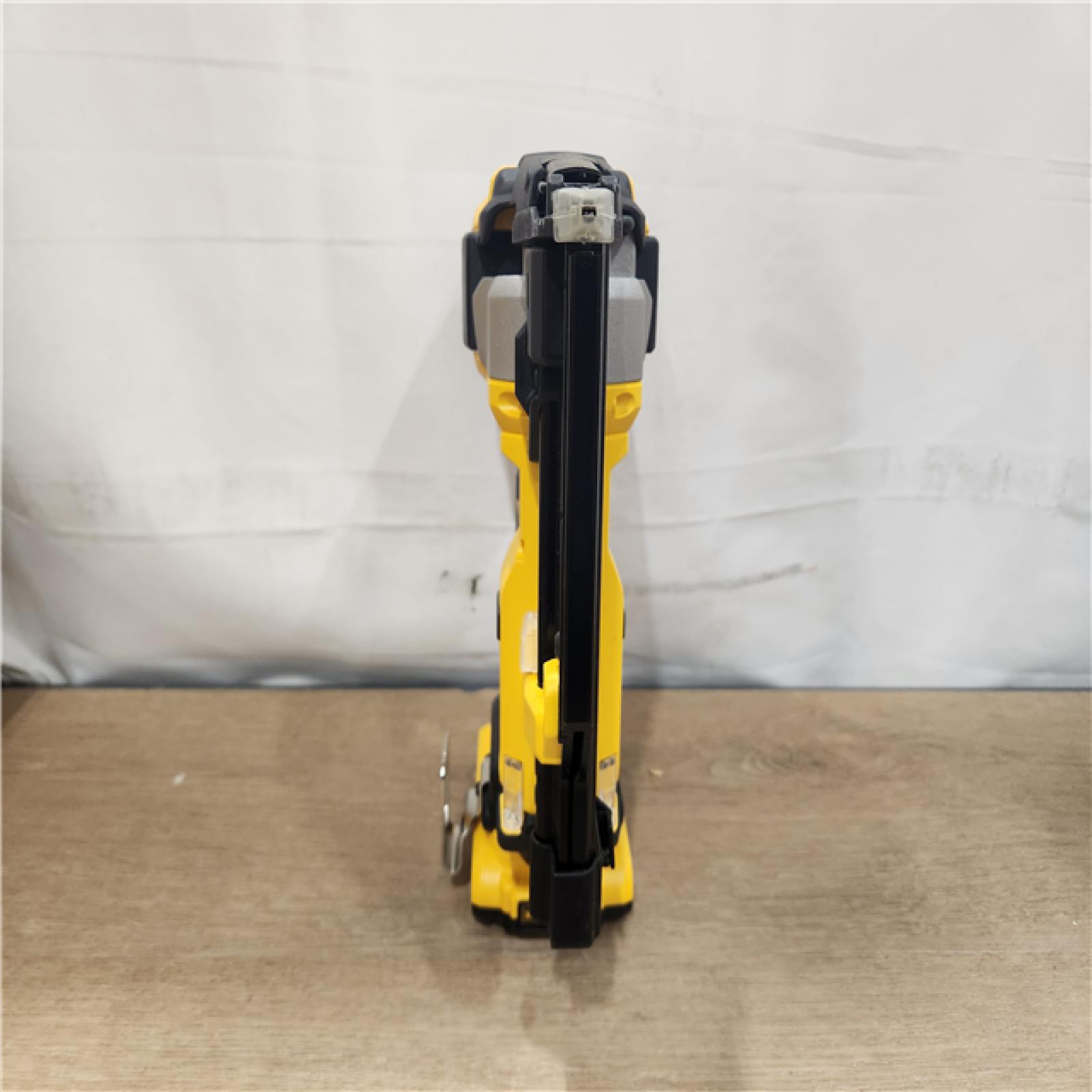 AS-IS- DEWALT ATOMIC 20V MAX Lithium Ion Cordless 23 Gauge Pin Nailer Kit