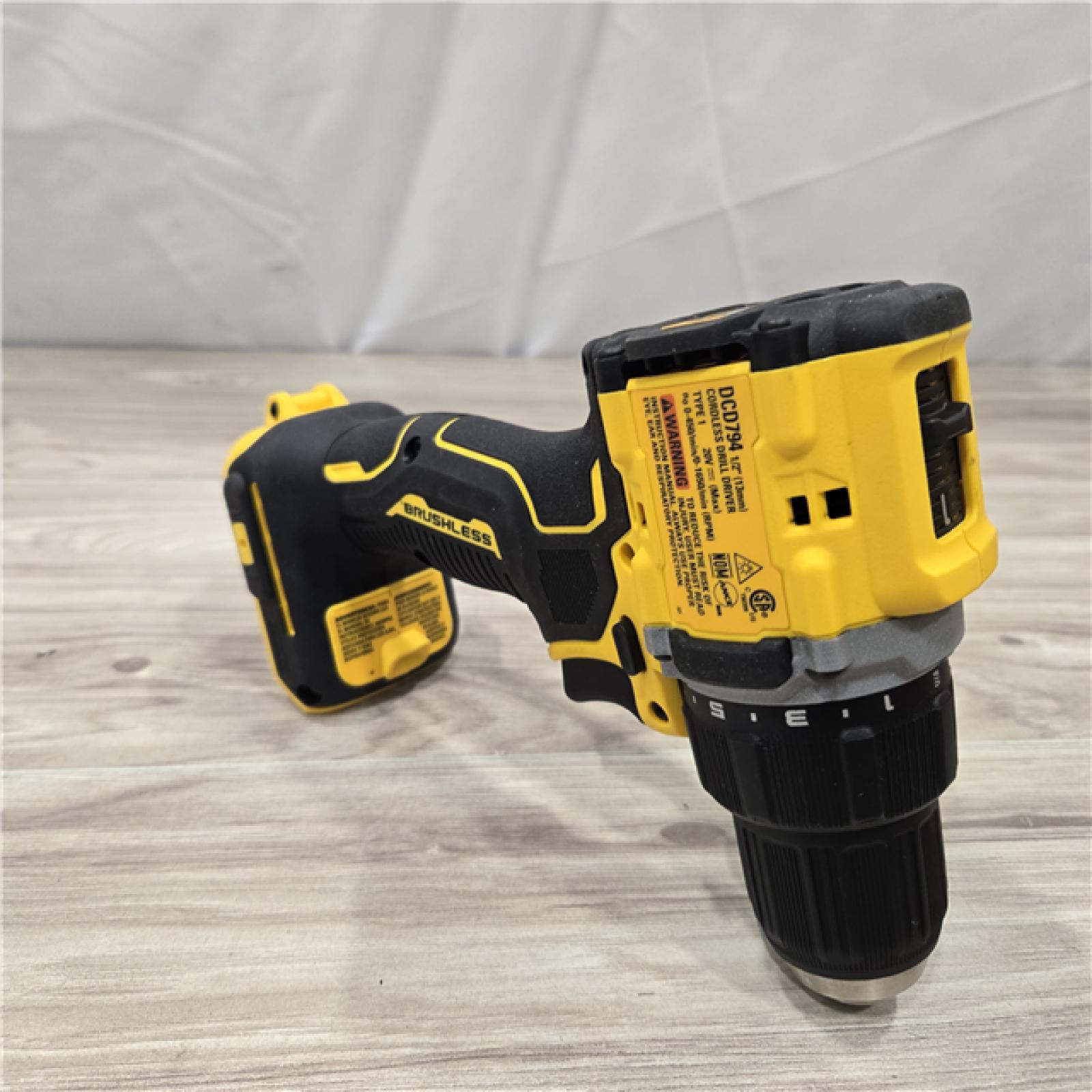 AS-IS Dewalt DCK225D2 20V MAX ATOMIC Cordless Drill Driver and Impact Driver Combo Kit