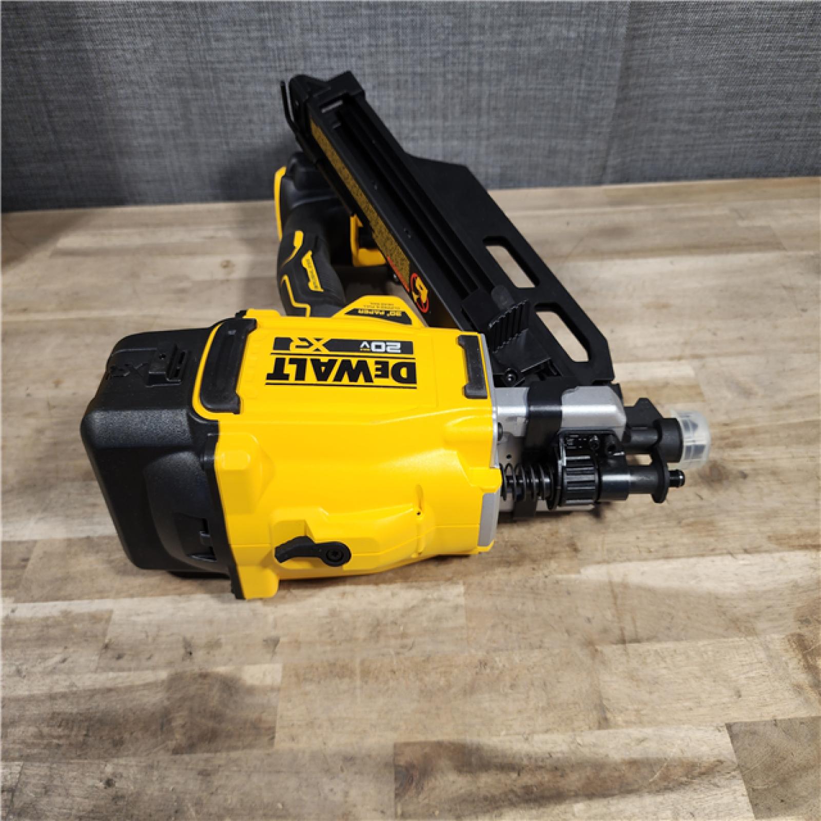 HOUSTON LOCATION - AS-IS DEWALT 20-Volt 30° Cordless Framing Nailer (Tool-Only)