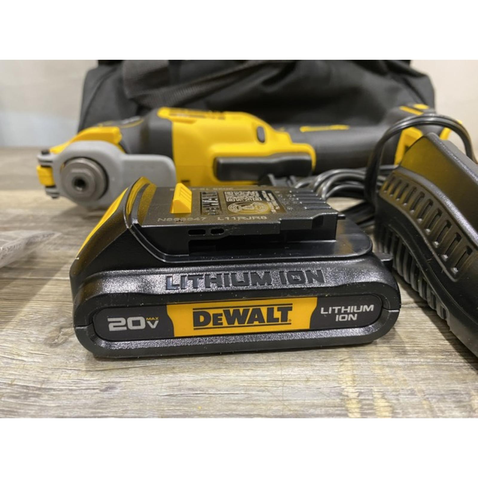 LIKE NEW - DEWALT 20V MAX XR Cordless Brushless 3-Speed Oscillating Multi Tool Kit