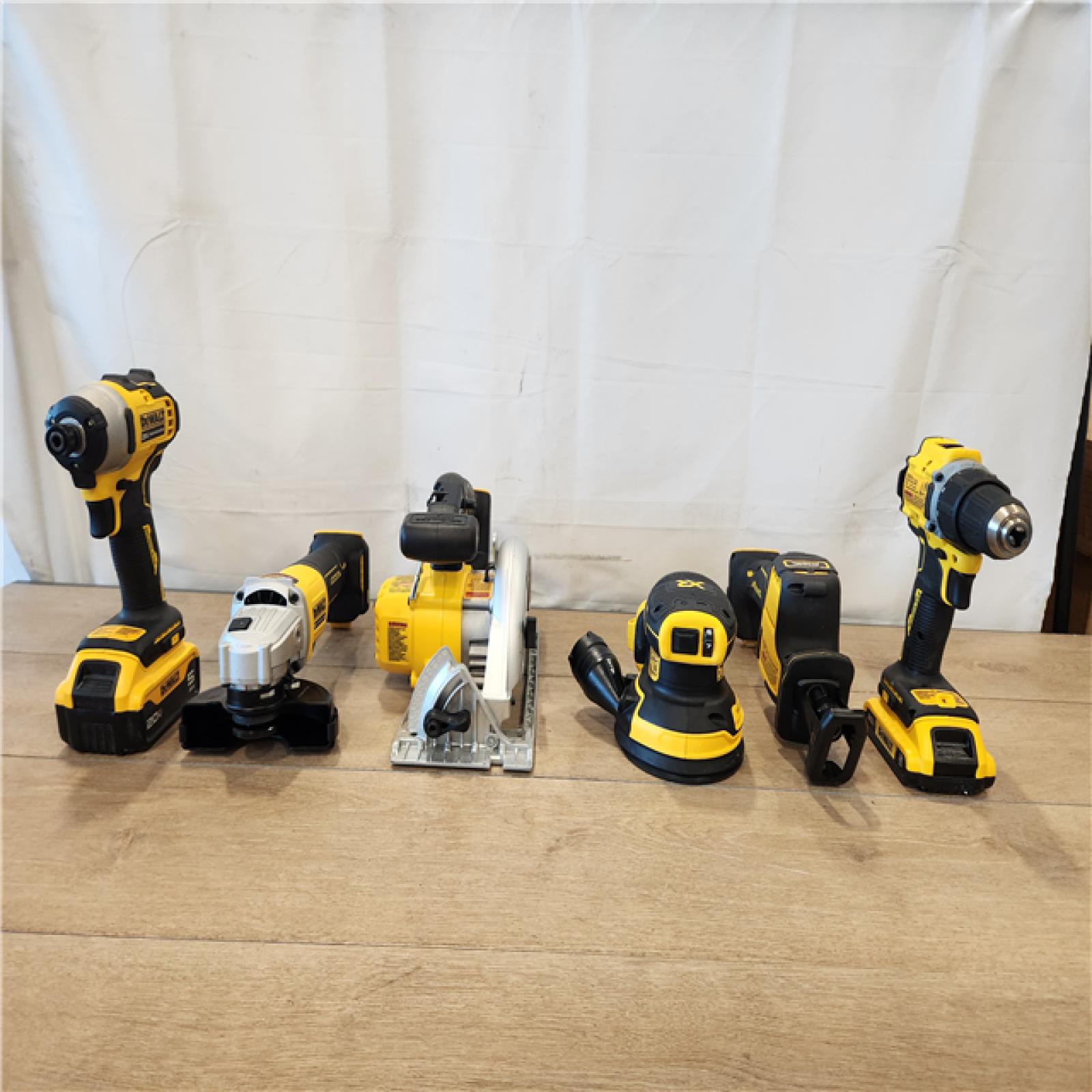 AS-IS- DEWALT 20V Lithium-Ion Cordless 6-Tool Combo Kit with 5.0 Ah and 2.0 Ah Batteries, Charger and Tough System 2.0 Rolling Toolbox
