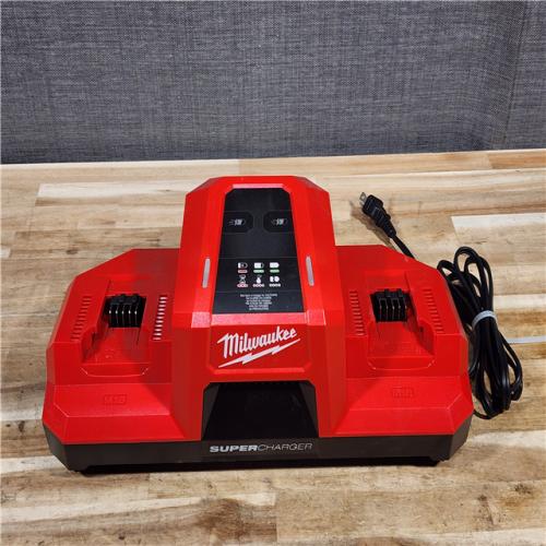 HOUSTON LOCATION - AS-IS Milwaukee M18 18V Dual Bay Simultaneous Super Charger (TOOL ONLY)