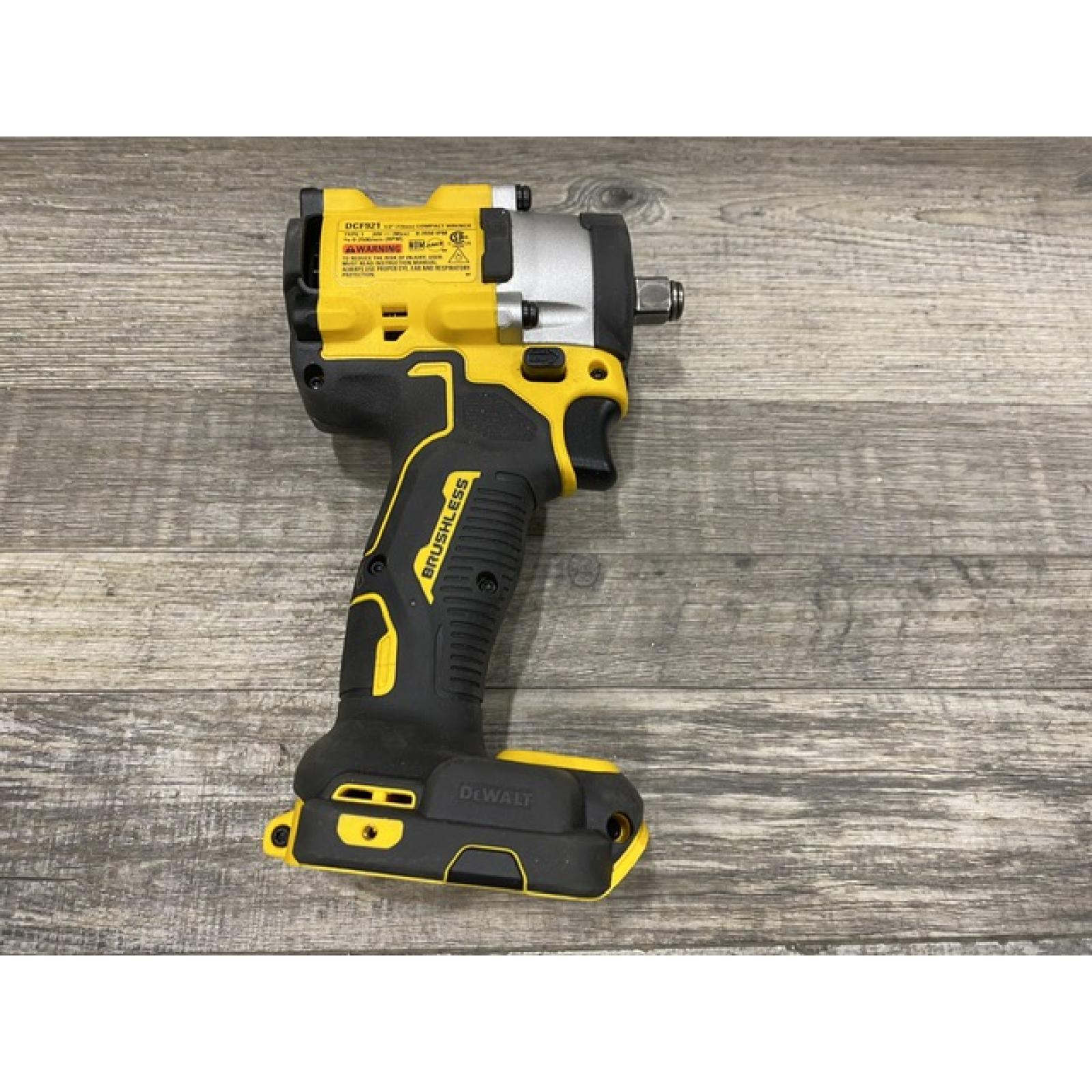 AS-IS DEWALT ATOMIC 20V MAX Lithium-Ion Brushless Cordless 1/2 in. Variable Speed Impact Wrench Kit