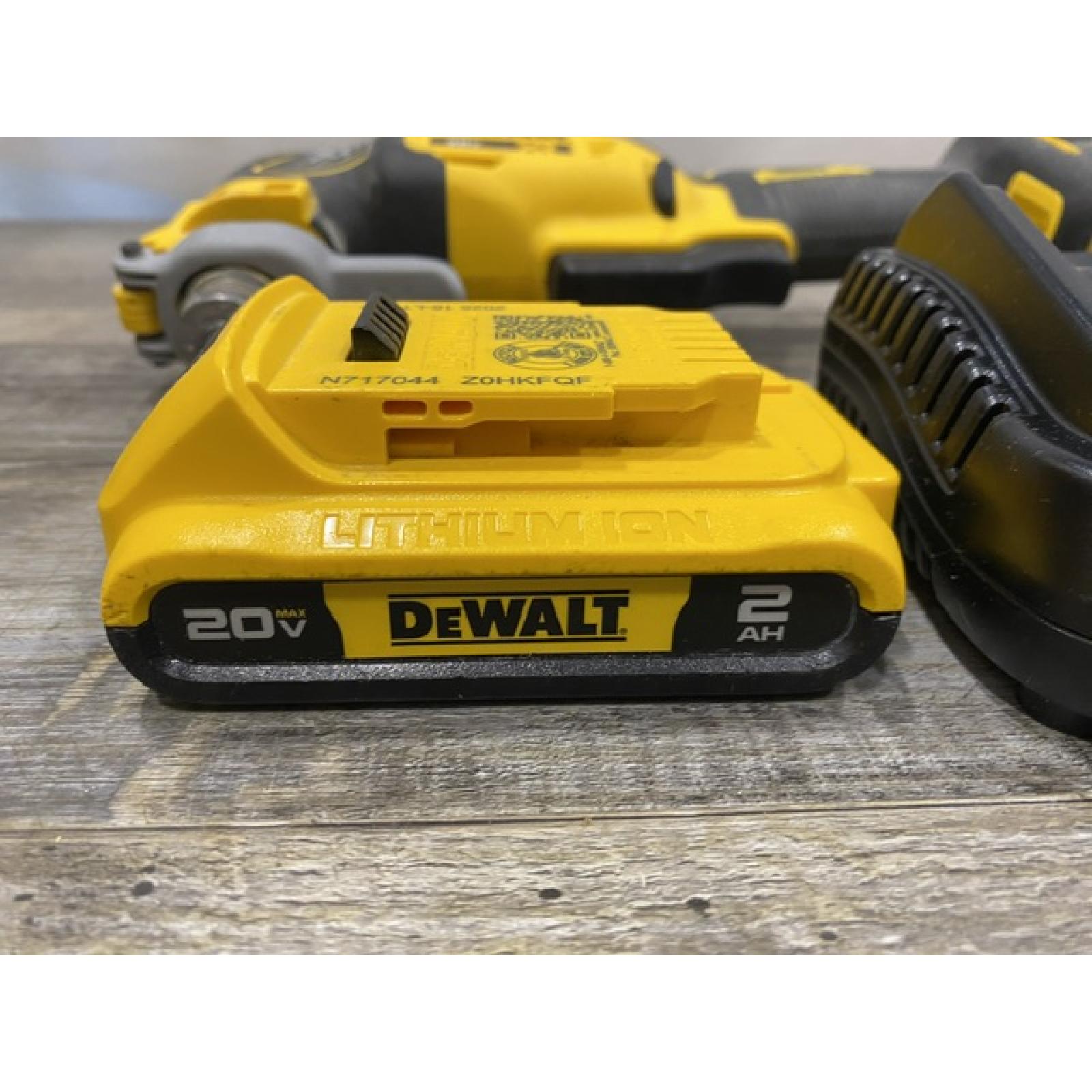 AS-IS DEWALT 20V MAX XR Cordless Brushless 3-Speed Oscillating Multi Tool Kit