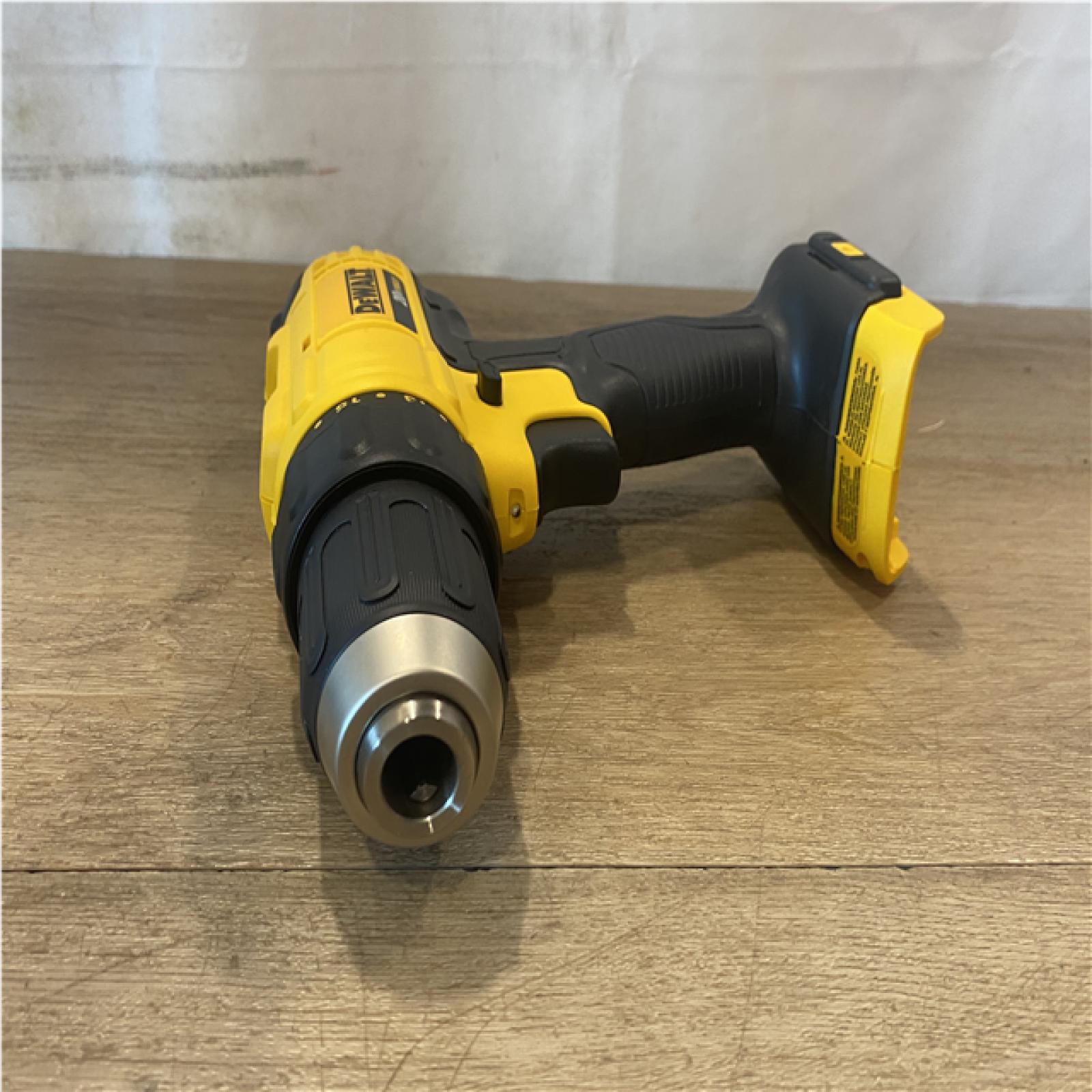 AS-IS DEWALT 20V MAX Cordless 1/2 in. Drill/Driver Kit