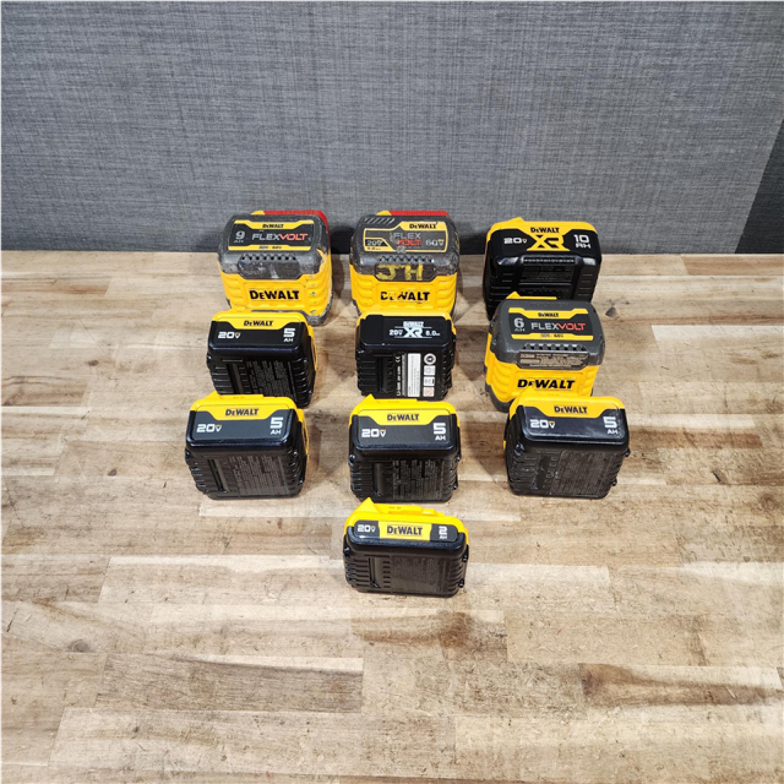 HOUSTON LOCATION - AS - IS DEWALT BATTERY PACK QTY - 10