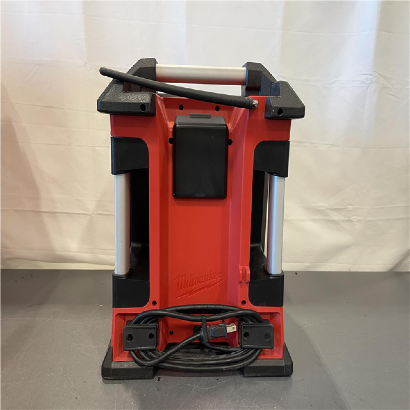 AS-IS - M18 Lithium-Ion Cordless Jobsite Radio/Charger