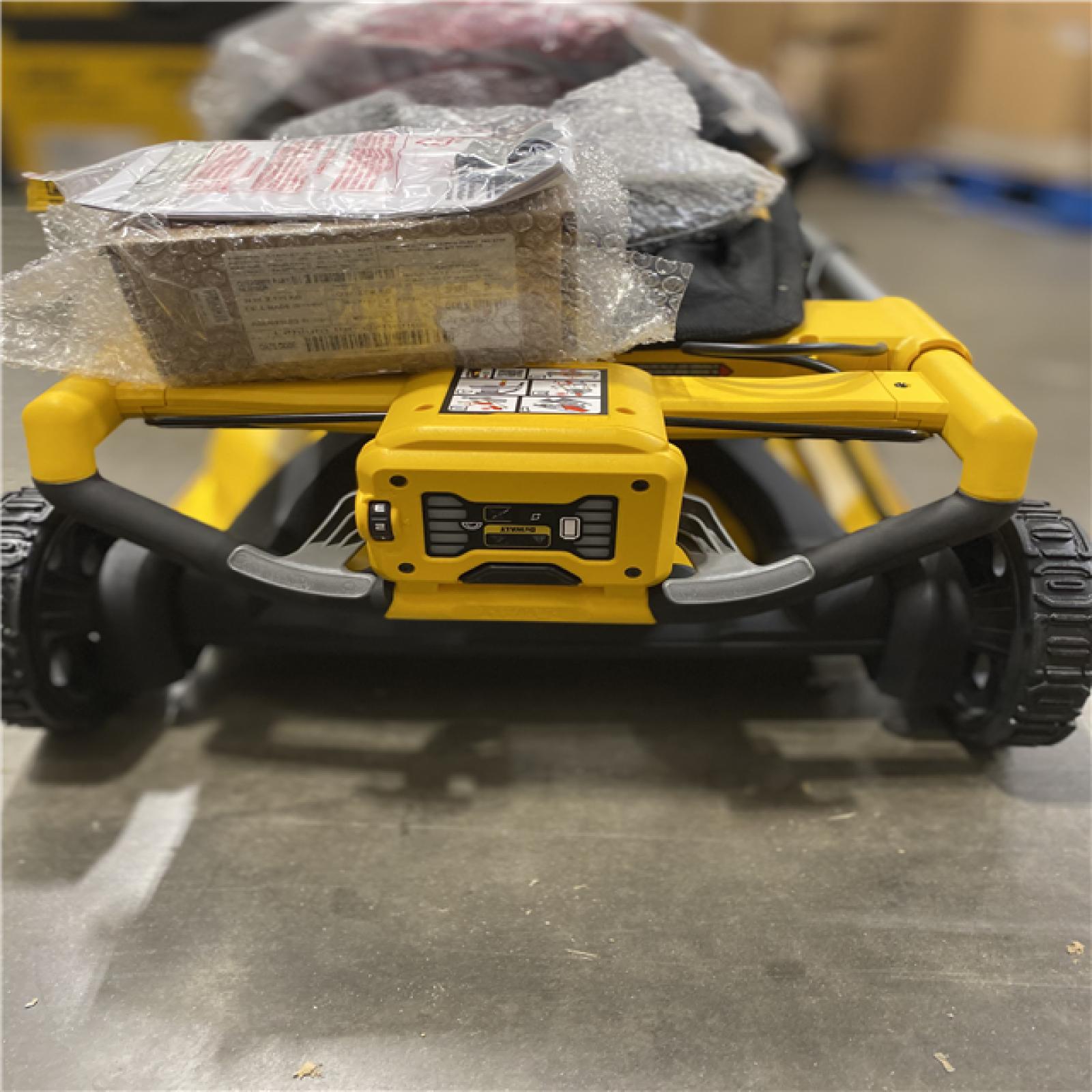 DEWALT 2x20V MAX 21 in. Cordless Battery Powered Self Propelled Lawn Mower Kit with (2) 10 Ah Batteries and Chargers