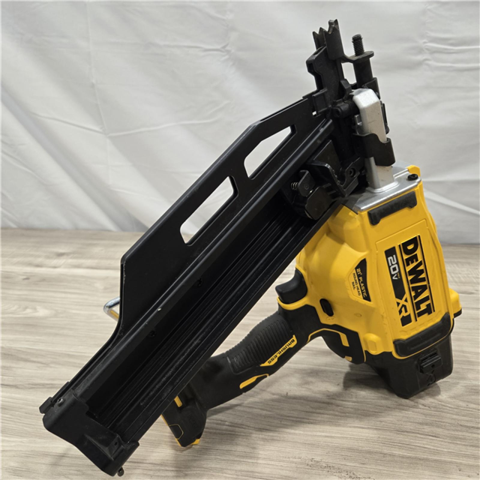 AS-IS DEWALT 20-Volt 21° Cordless Framing Nailer (Tool-Only)