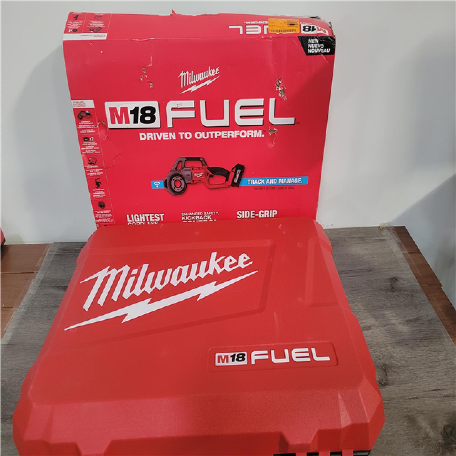 CALIFORNIA NEW MILWAUKEE COMPACT PIPE THREADER W/ONE-KEY WITH 1/2-1/4 COMPACT DIE HEADS  Includes (2) Batteries  Charger & Hard Case