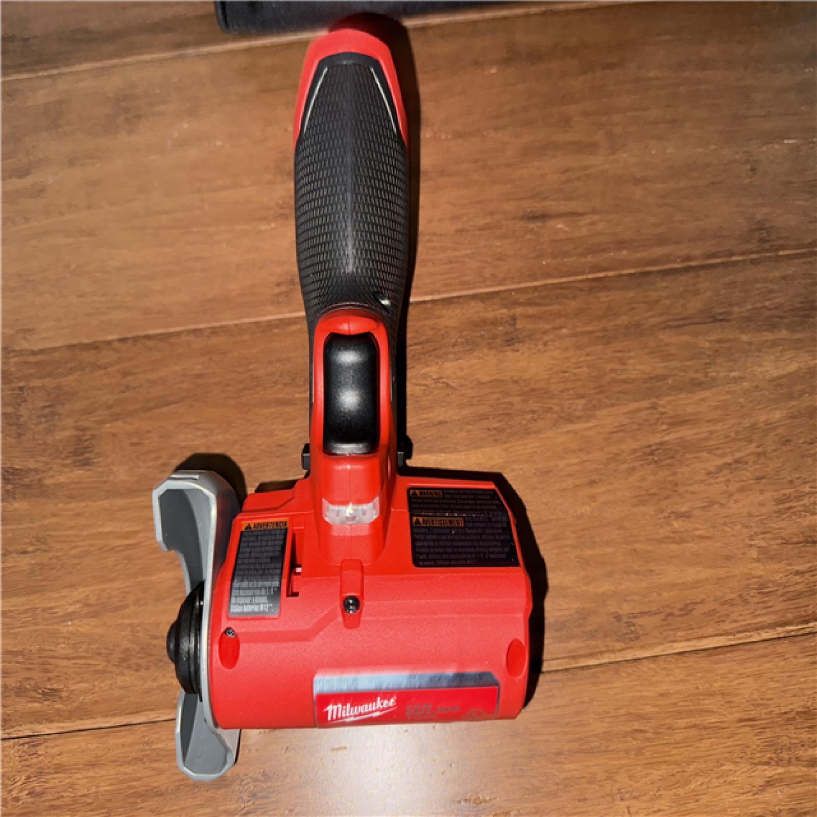 California NEW Milwaukee 3 Compact Cut off Tool Kit, includes (1) Battery, Charger & Bag