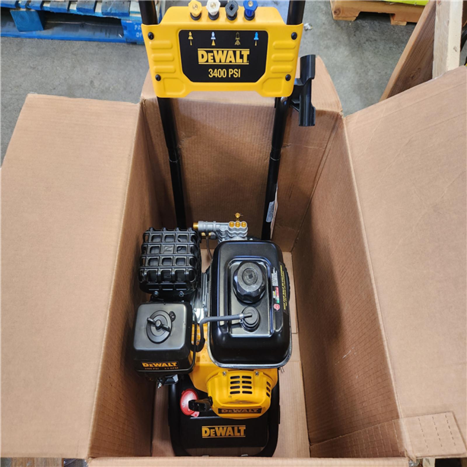 Phoenix NEW DEWALT 3400 PSI 2.5 GPM Gas Cold Water Pressure Washer with DeWalt 210 Engine