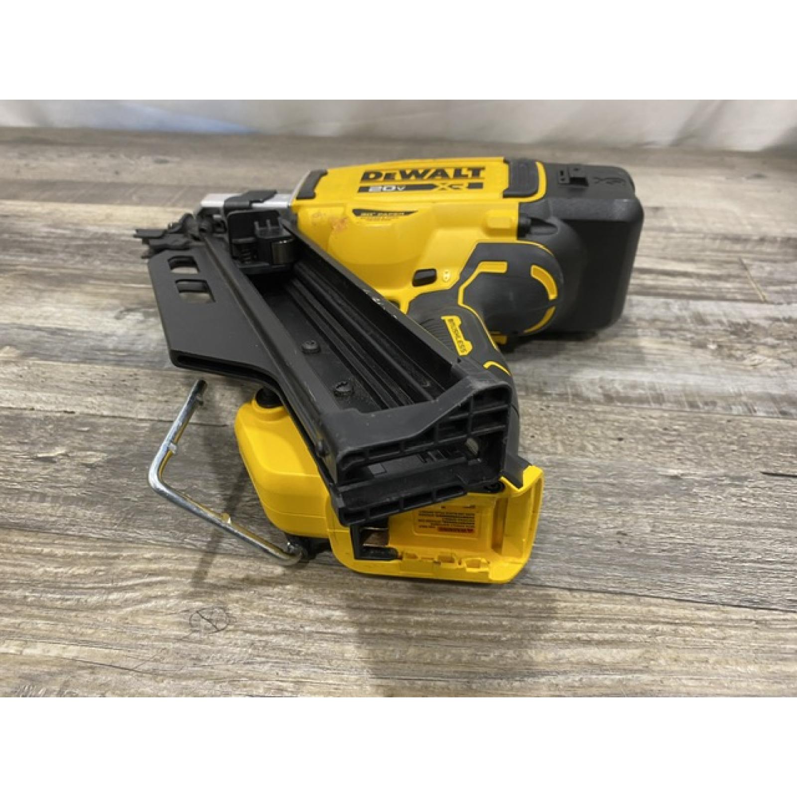 AS-IS DEWALT 20V 30 Degree Cordless Framing Nailer (Tool-Only)