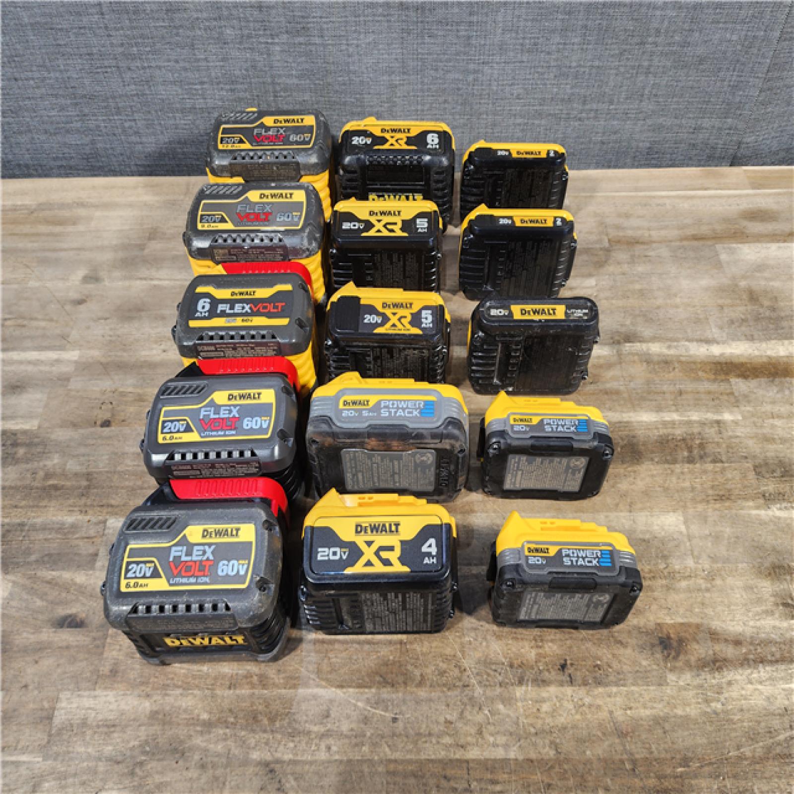 HOUSTON LOCATION - AS-IS DEWALT BATTERY PACK QTY - 15