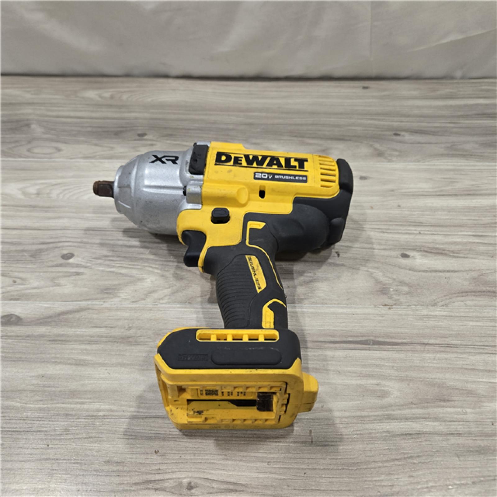 AS-IS Dewalt 20V MAX Lithium-Ion Cordless 1/2 in. Impact Wrench Kit