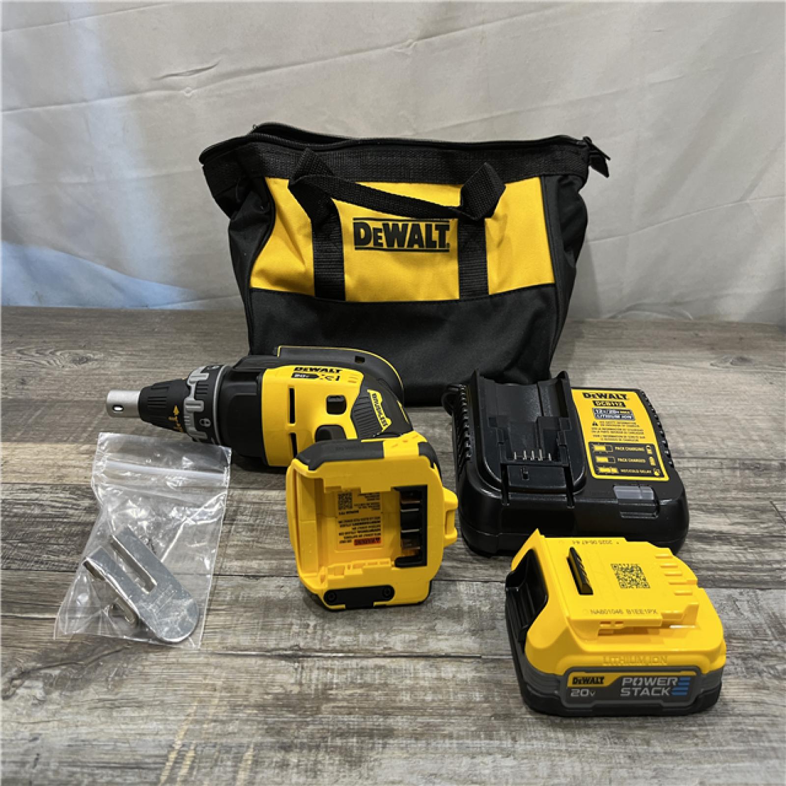 AS-IS DEWALT 20V MAX Cordless Brushless Screw Gun Kit