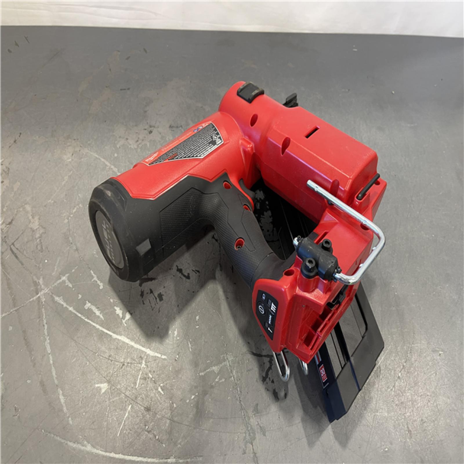 AS-IS - Milwaukee M18 FUEL 3-1/2 in. 18-Volt 30-Degree Lithium-Ion Brushless Cordless Framing Nailer