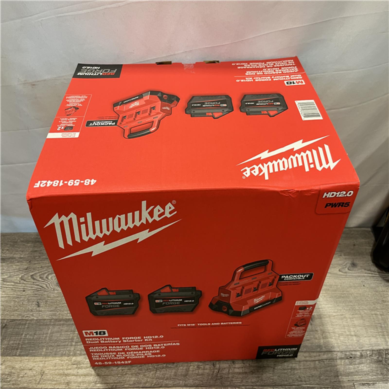 NEW - Milwaukee 18V Lithium-Ion REDLITHIUM FORGE Starter Kit with (2) 12.0 Ah Battery Pack and PACKOUT 6-Port Rapid Charger