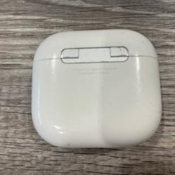 AS-IS Apple Airpods 4 Wireless Charging Case