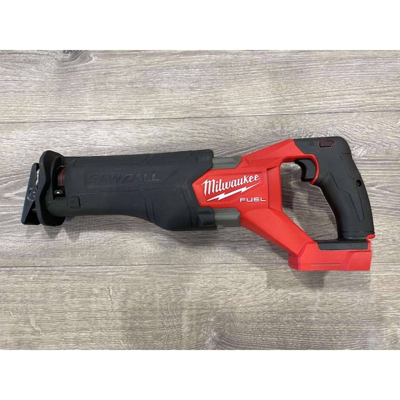 AS-IS Milwaukee FUEL GEN-2 18V Lithium-Ion Brushless Cordless SAWZALL Reciprocating Saw (Tool-Only)