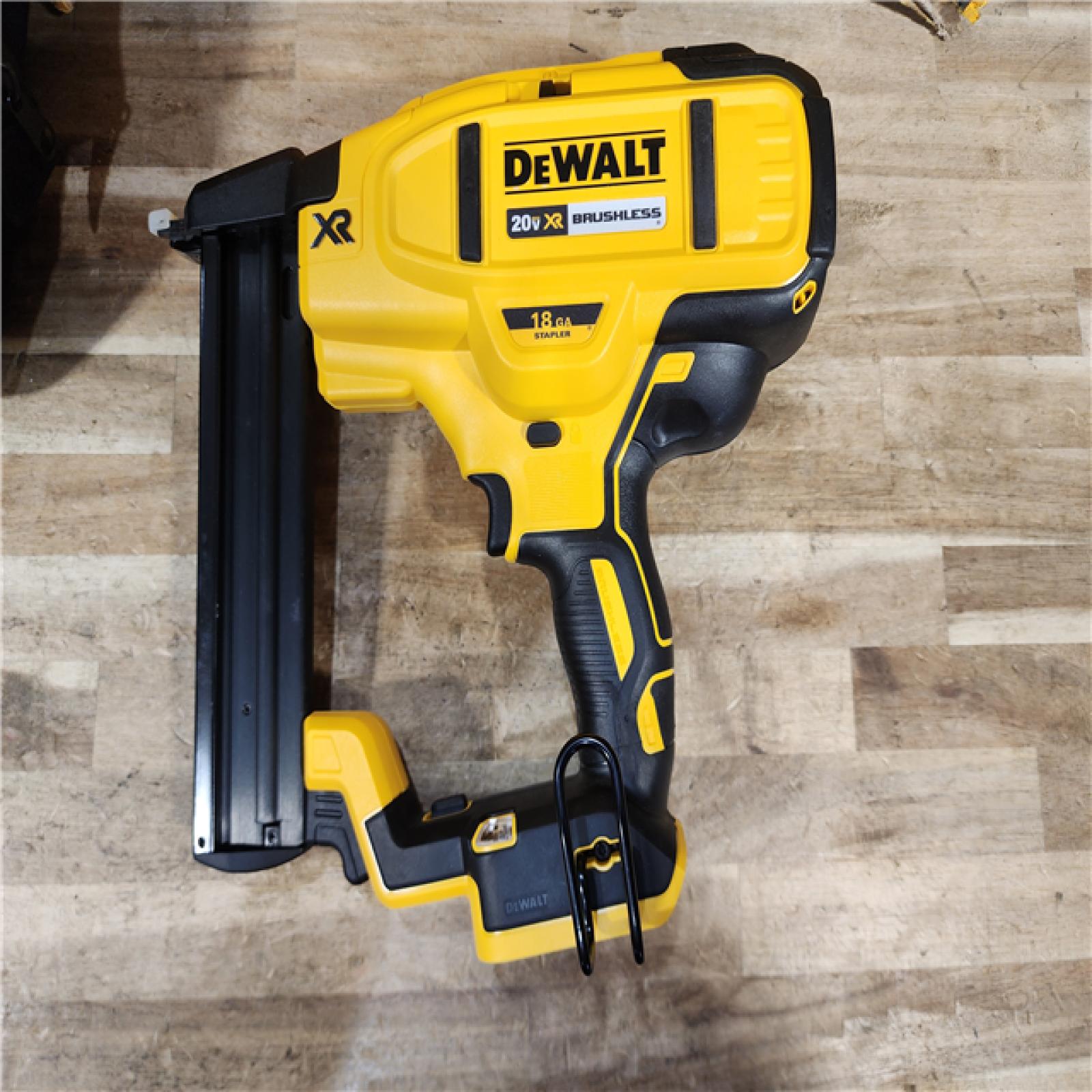 HOUSTON LOCATION - AS-IS DEWALT 20V MAX XR Lithium-Ion Cordless 18-Gauge Narrow Crown Stapler Kit