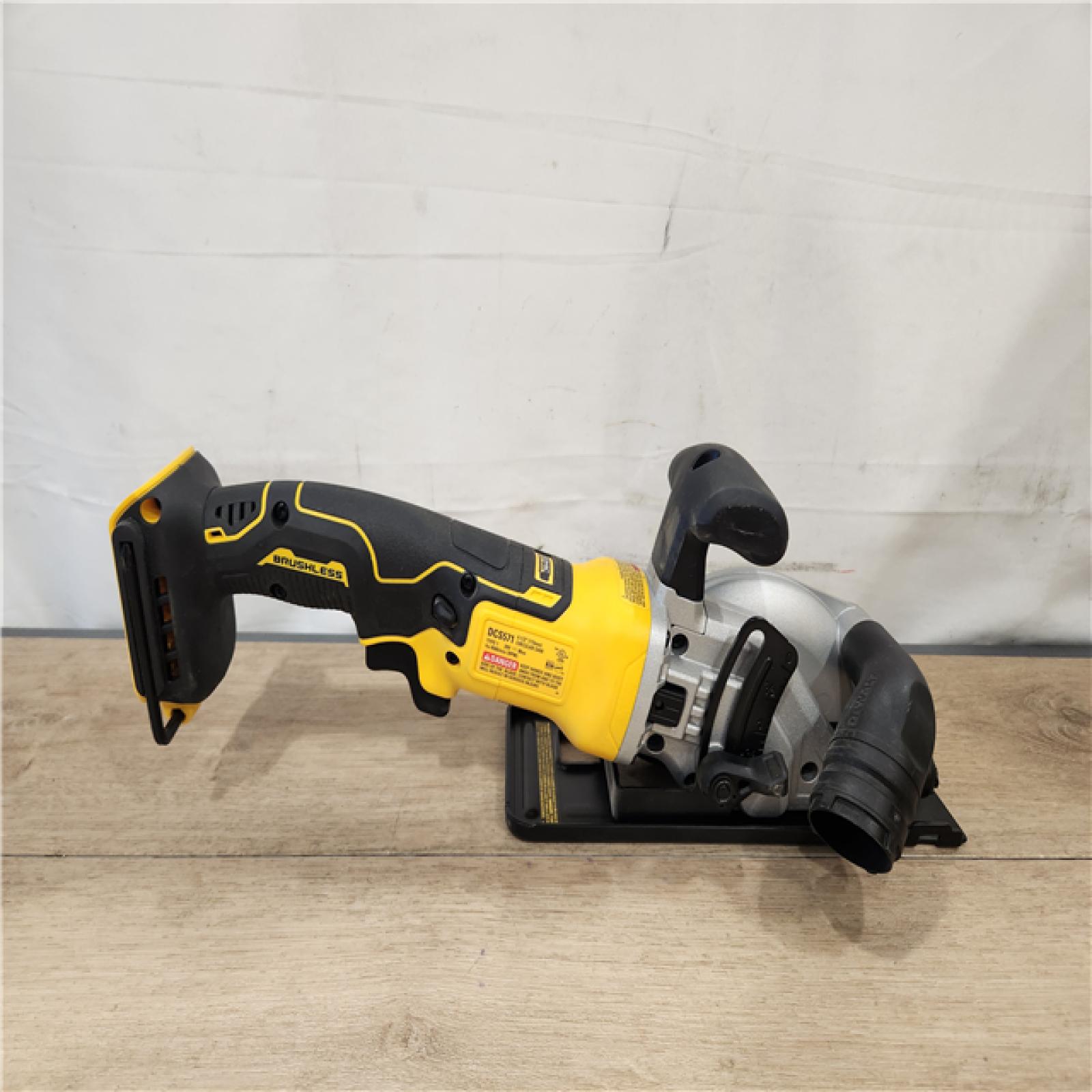 AS-IS- DEWALT ATOMIC 20V MAX Cordless Brushless 4-1/2 in. Circular Saw (Tool Only)