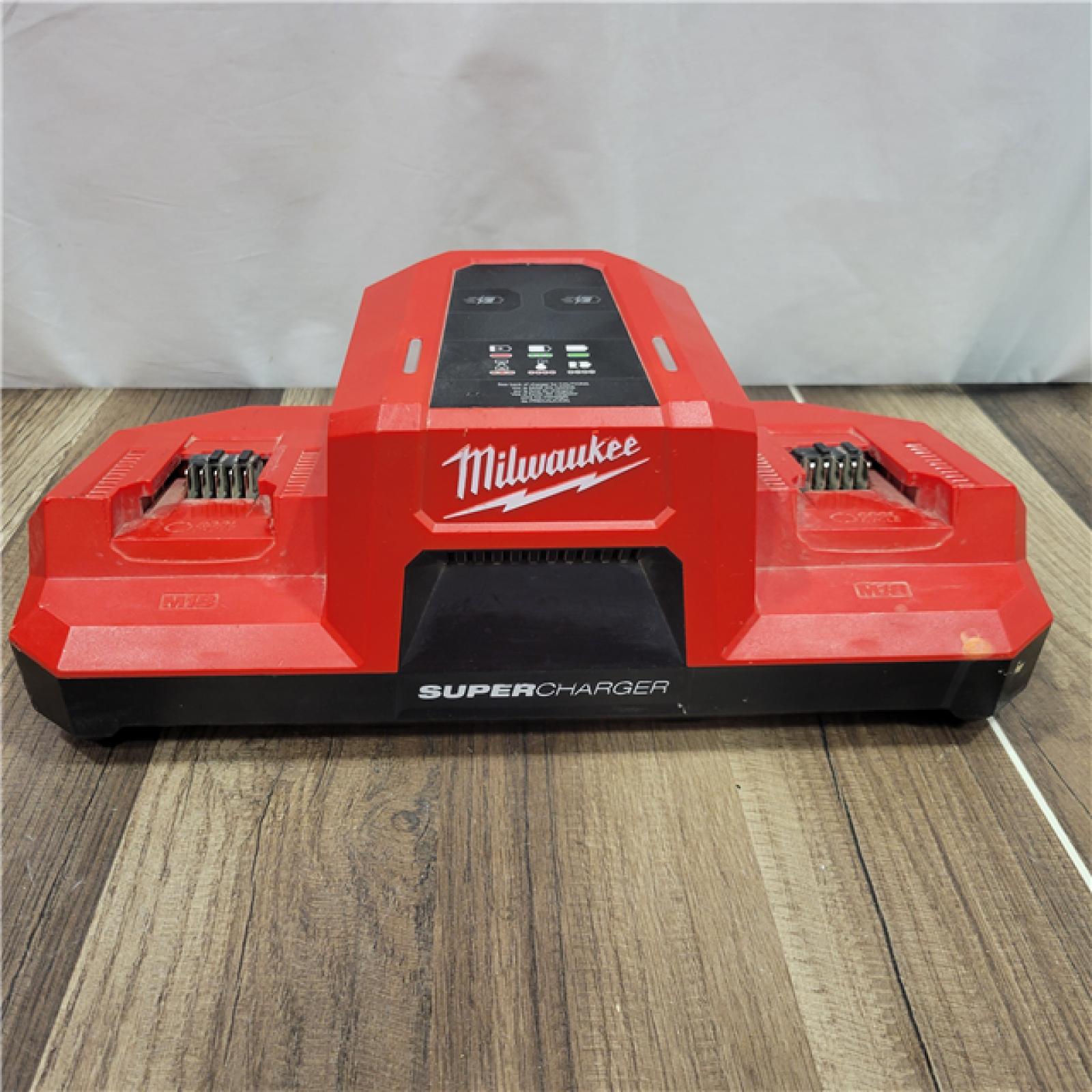 AS-IS Milwaukee 48-59-1815 M18 18V Dual Bay Simultaneous Super Charger