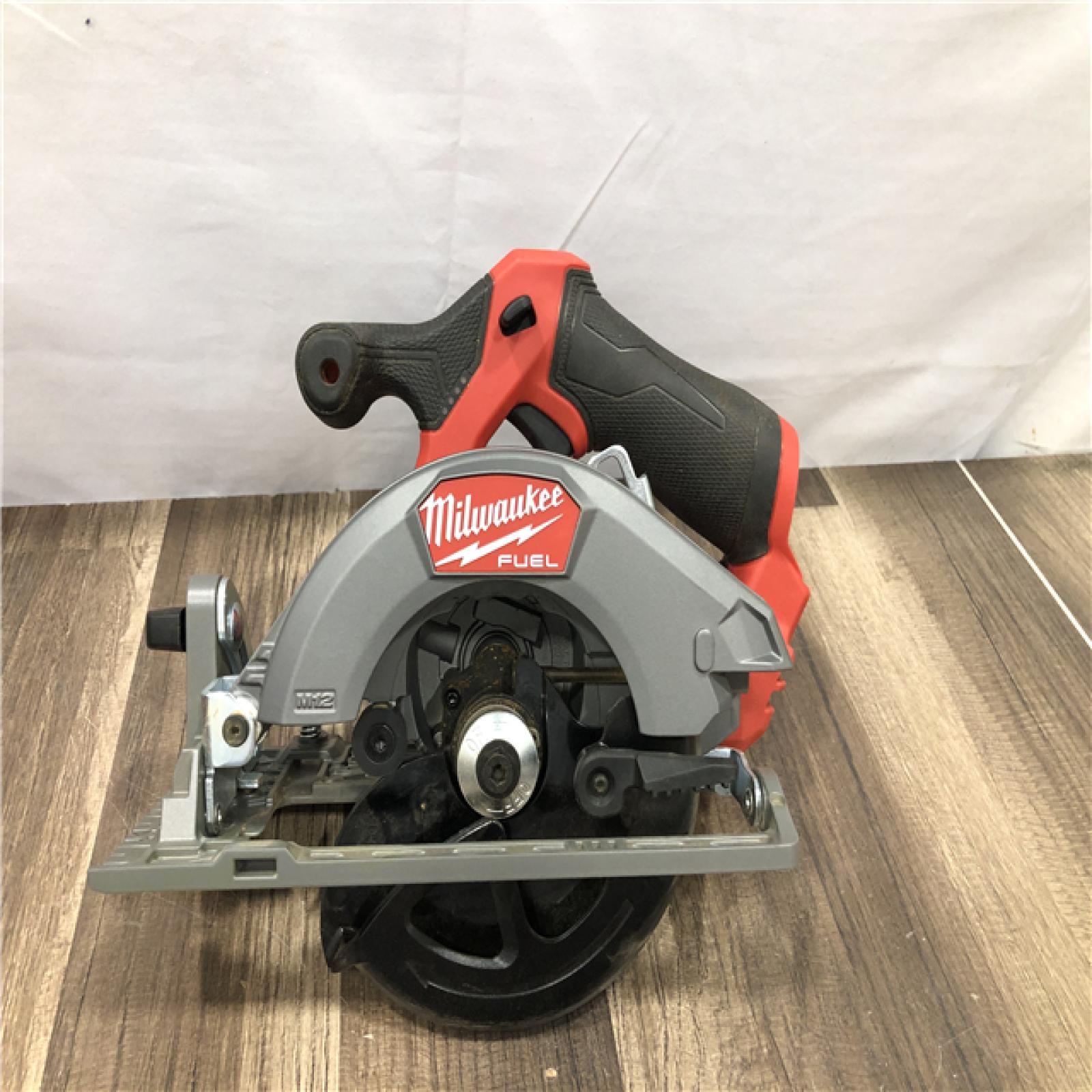 AS-IS Milwaukee  FUEL 12V Lithium-Ion Brushless 5-3/8 in. Cordless Circular Saw (Tool-Only)