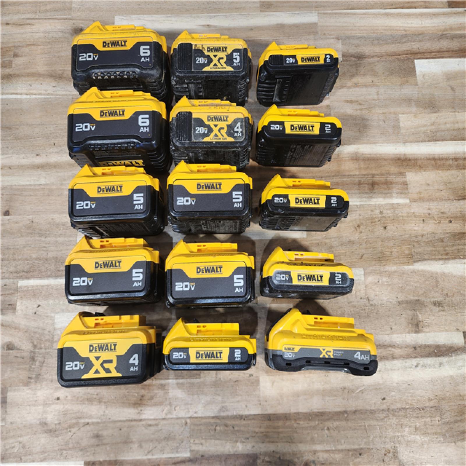 HOUSTON LOCATION - AS-IS DEWALT BATTERY PACK QTY - 15