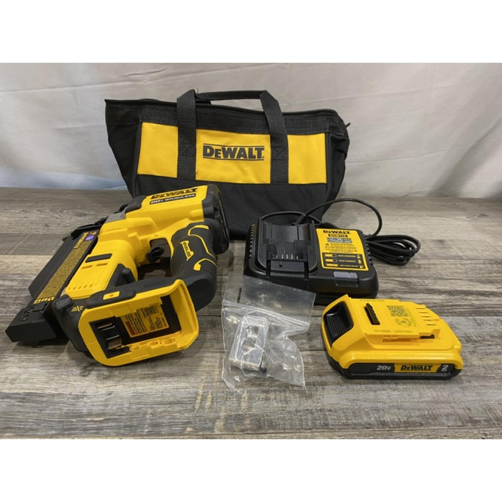 AS-IS DEWALT ATOMIC 20V MAX Lithium Ion Cordless 23 Gauge Pin Nailer Kit