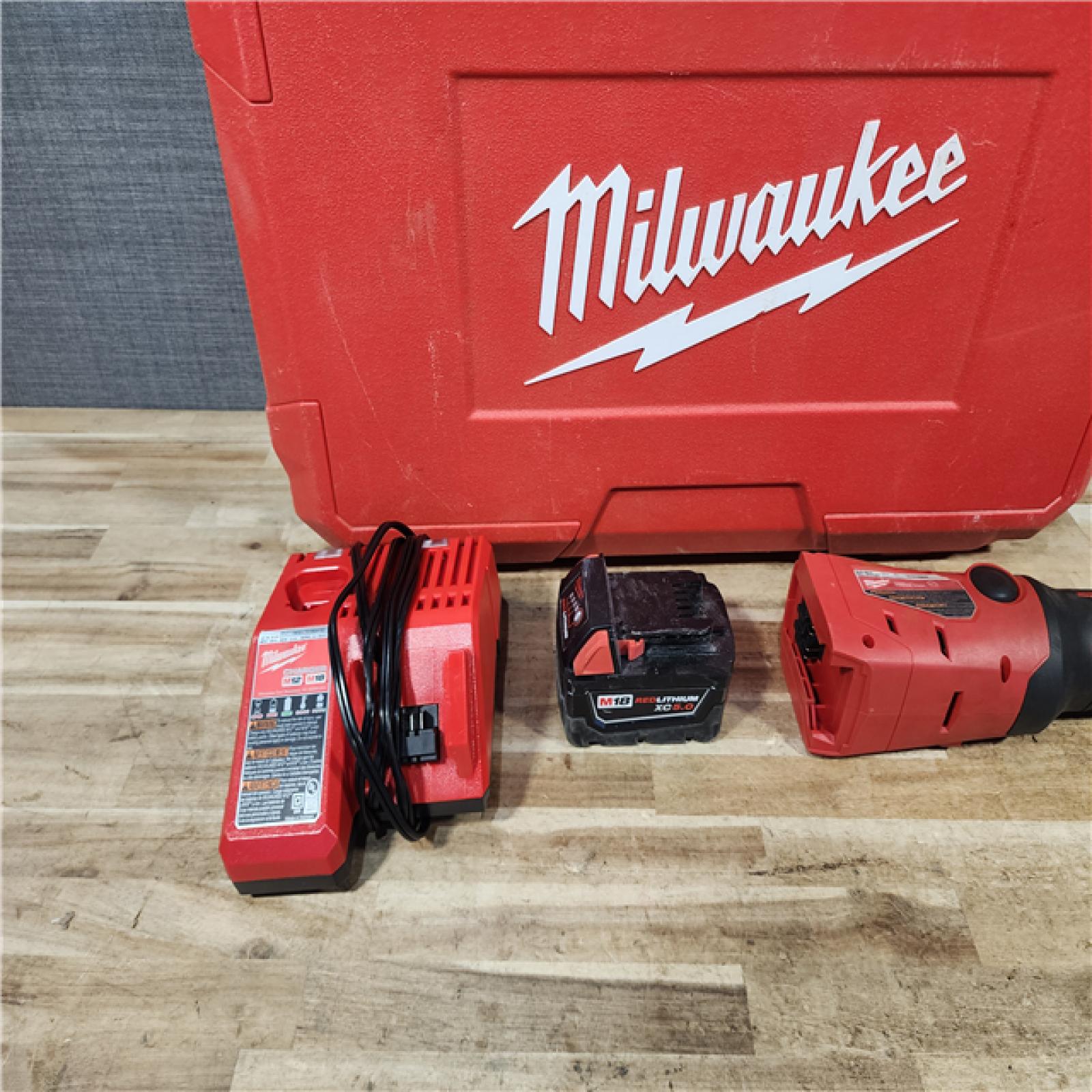 HOUSTON LOCATION - AS - IS Milwaukee M18 FORCE LOGIC Press Tool with BATTERY & CHARGER