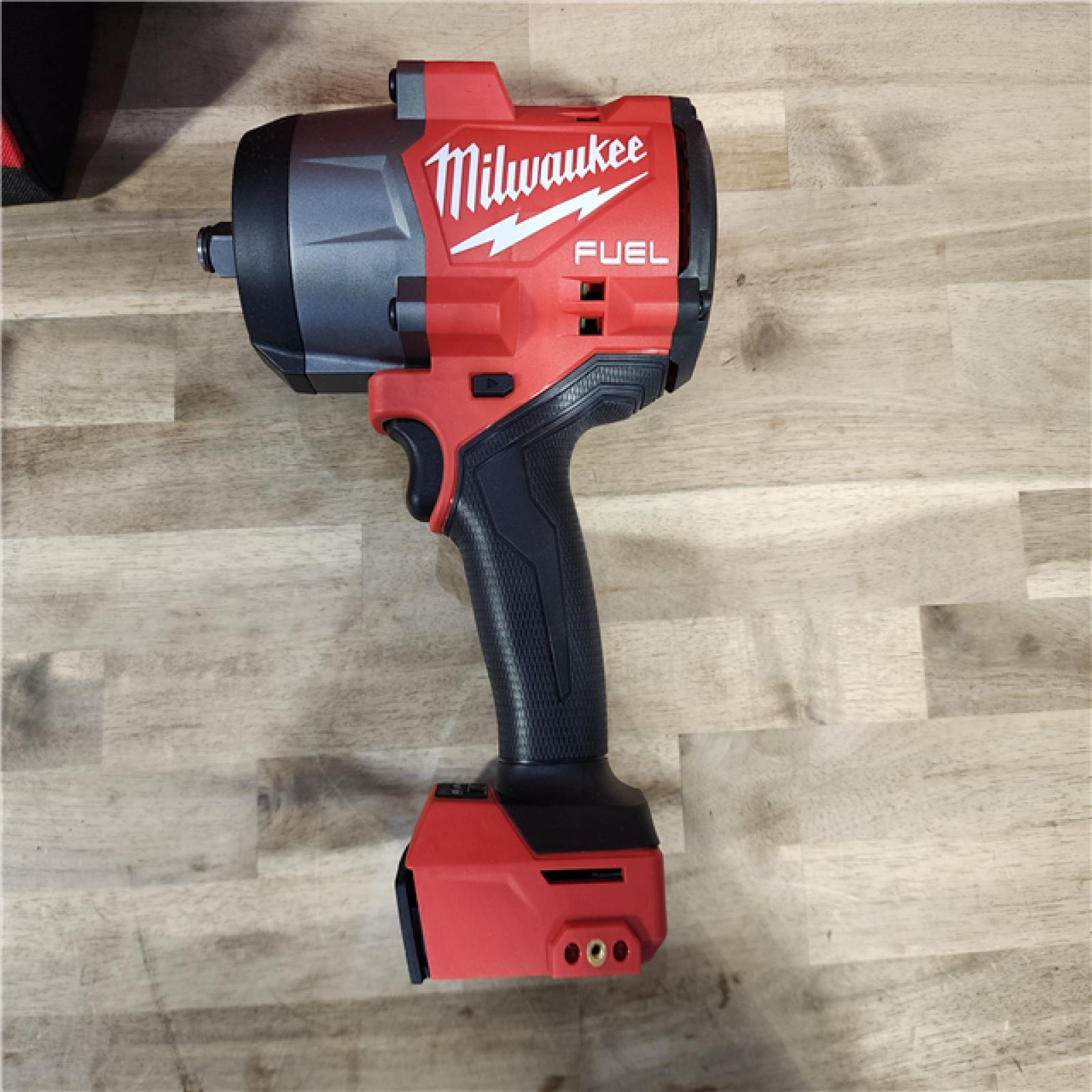 HOUSTON LOCATION - AS-IS (APPEARS LIKE NEW) Milwaukee M18 1/2 in. Cordless Brushless High Torque Impact Wrench Kit (Battery & Charger)