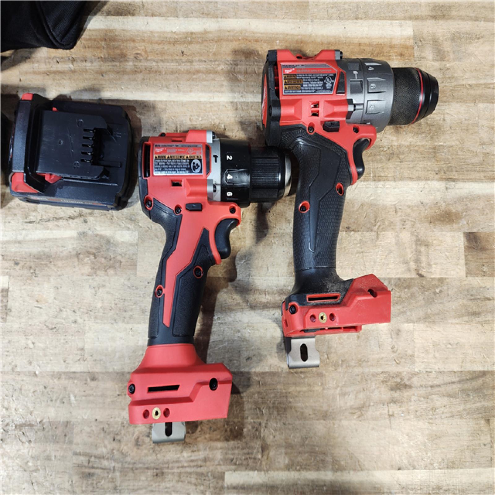 HOUSTON LOCATION - AS - IS Milwaukee 2 Tool Combo Kit W/ (2) Battery & Charger