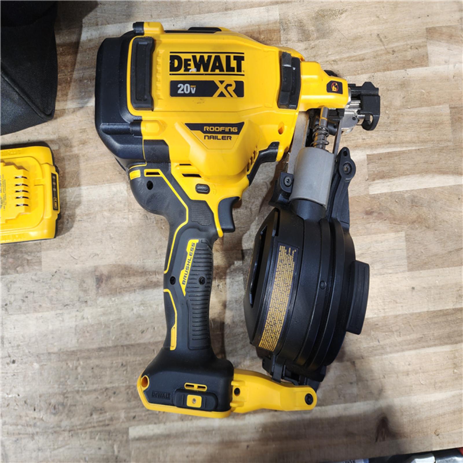 HOUSTON LOCATION - AS - IS DEWALT 20V MAX Roofing Nailer And Charger
