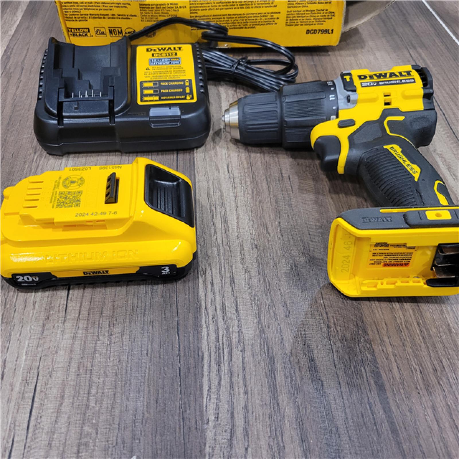 GOOD DEWALT ATOMIC 20-Volt Lithium-Ion Cordless 1/2 in. Compact Hammer Drill with 3.0Ah Battery, Charger and Bag