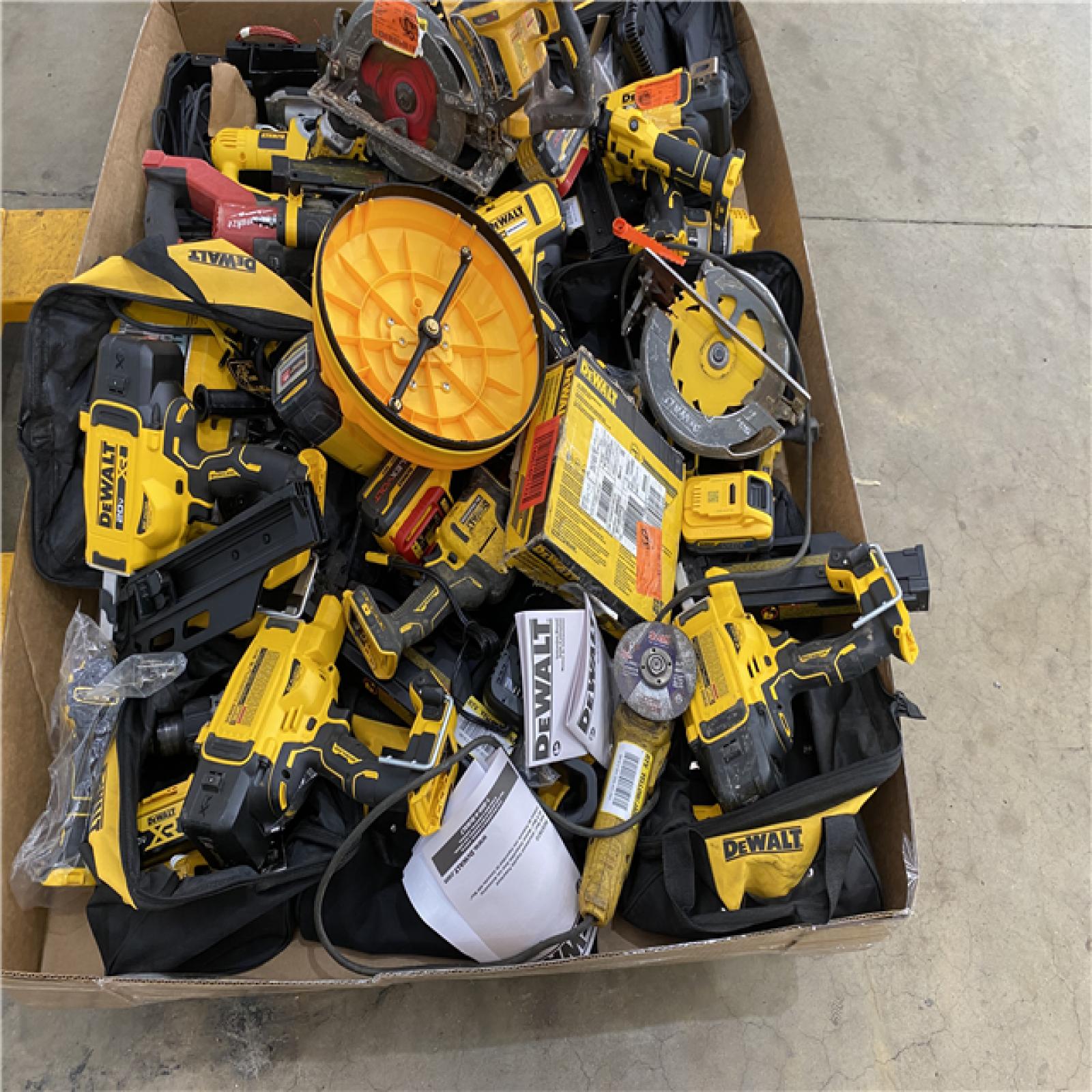 Houston Location AS IS - Tool Pallet