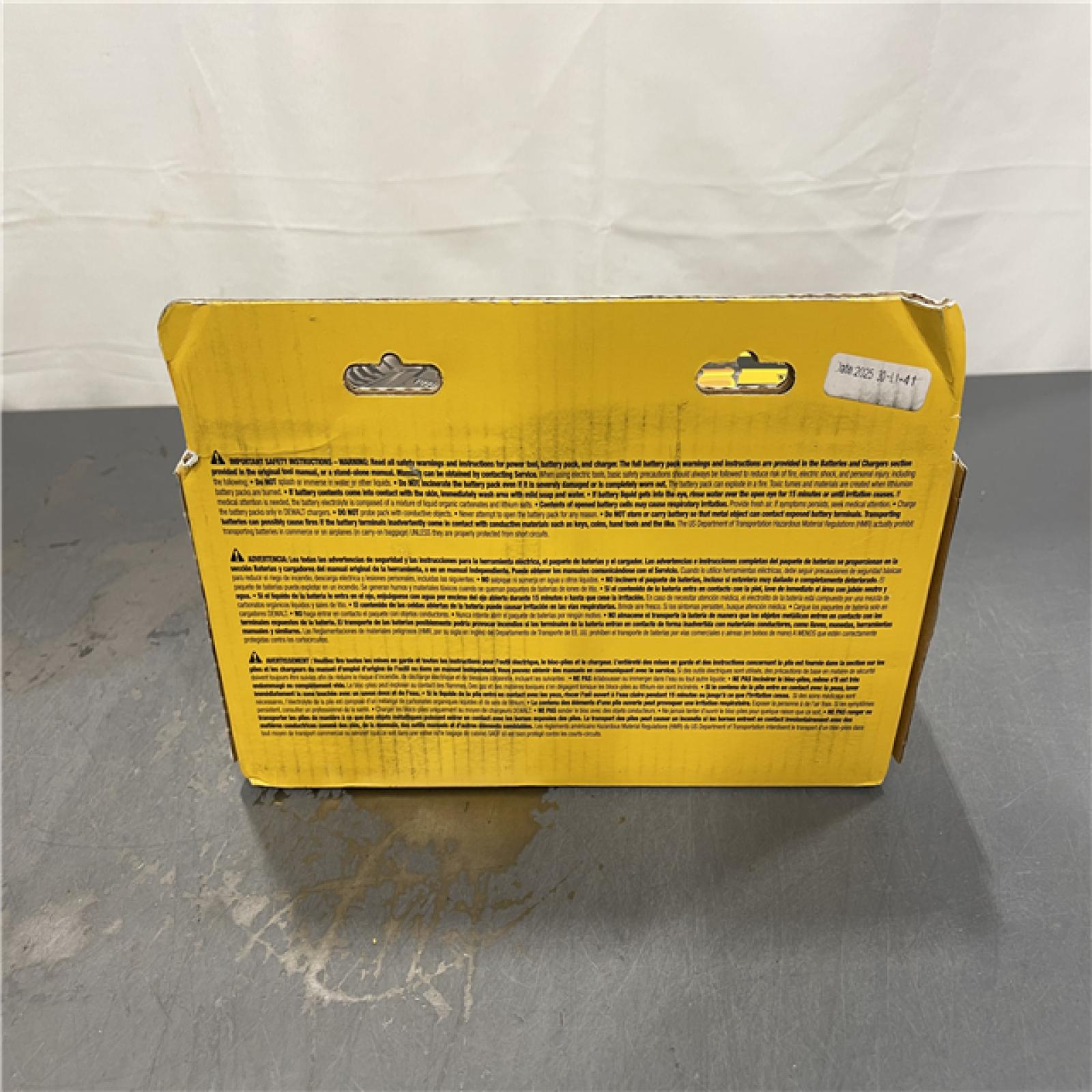 New! - DEWALT FLEXVOLT 20V/60V MAX Lithium-Ion 6.0Ah Battery Pack with 6 Amp Output Charger